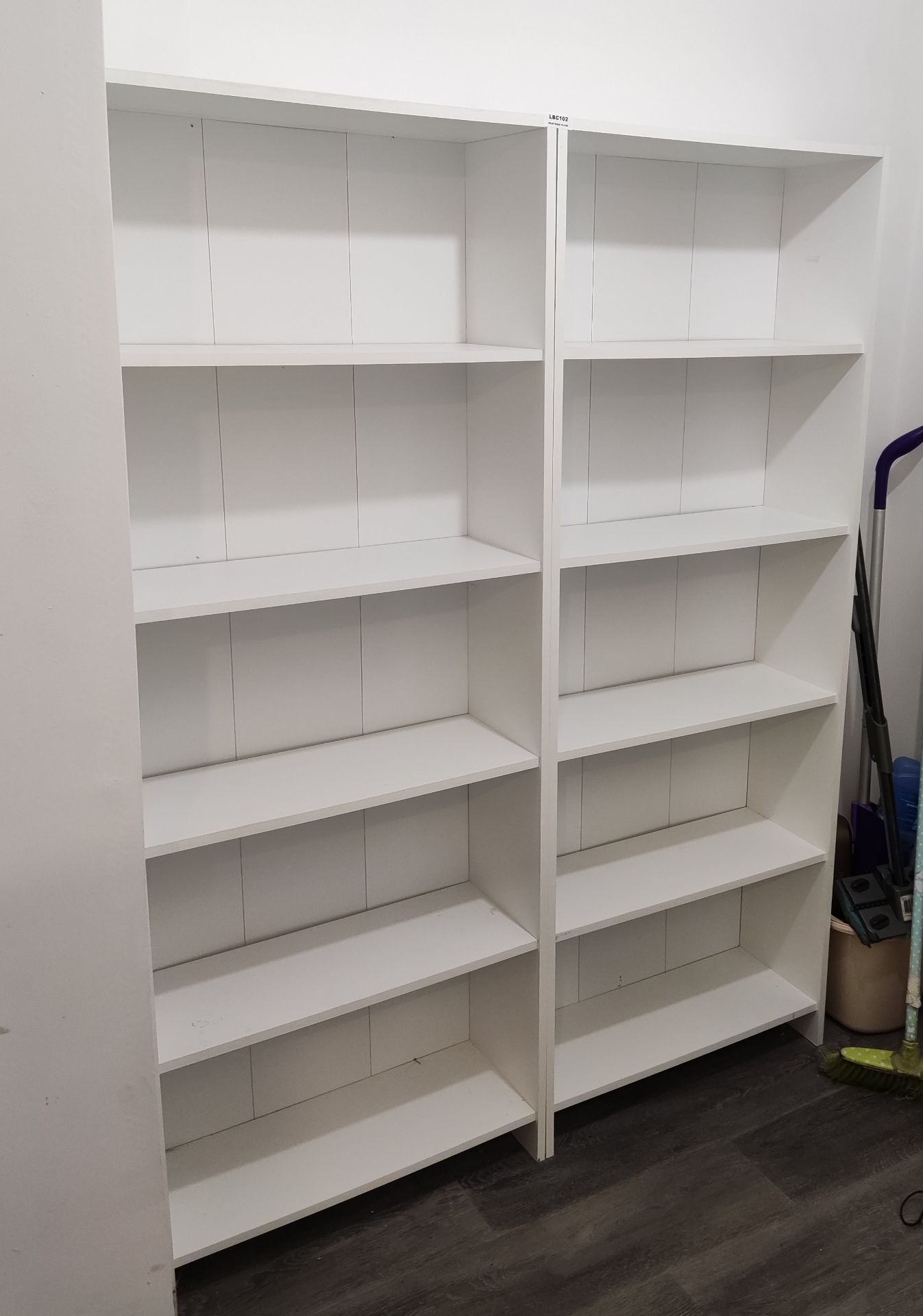 Pair of Tall White Wooden Display Shelving Units - LBC102 - CL763- Location: Sale M33Dimensi - Image 2 of 3