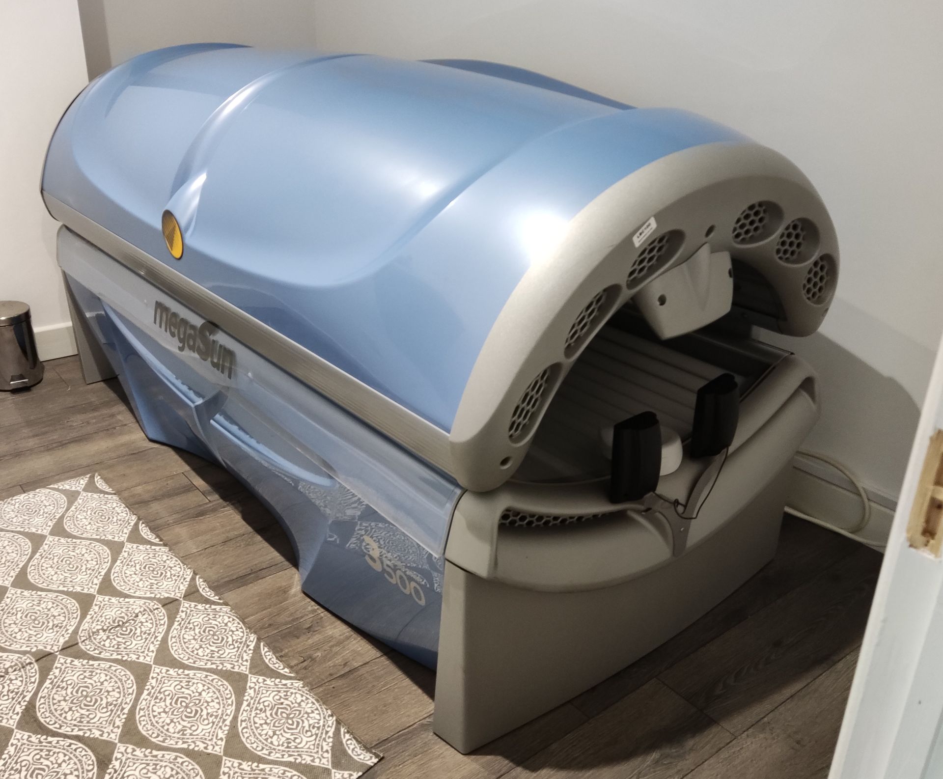 1 x Megasun XXL Super Power 3500 Commercial Sunbed - LBC100 - CL763- Location: Sale M33Buyer - Image 8 of 15