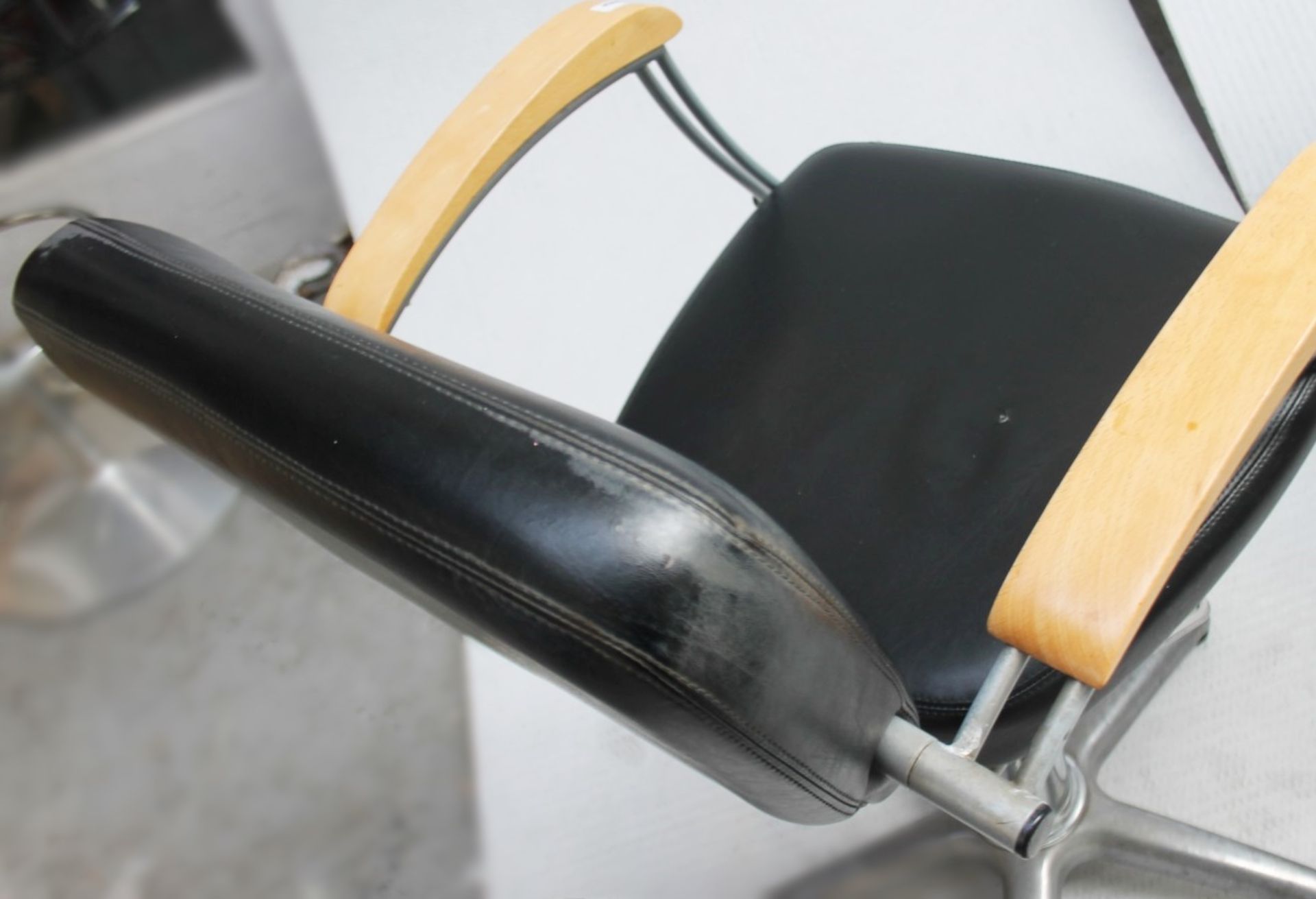 1 x Adjustable Black Hydraulic Barber Hairdressing Chair - Recently Removed From A Boutique Hair - Image 6 of 11