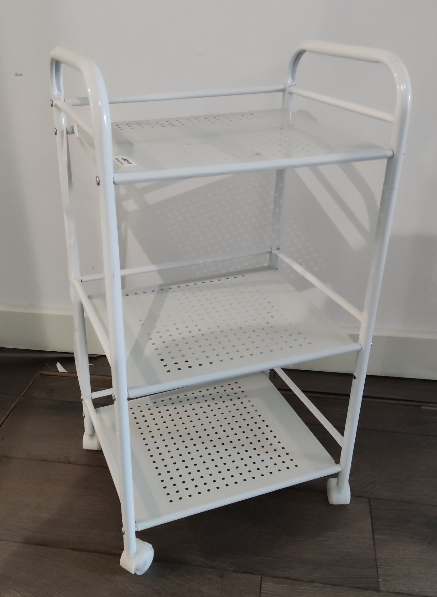 1 x 3-Tier Wheeled Beauty Salon Trolley - LBC115 - CL763- Location: Sale M33Dimensions: 75 x