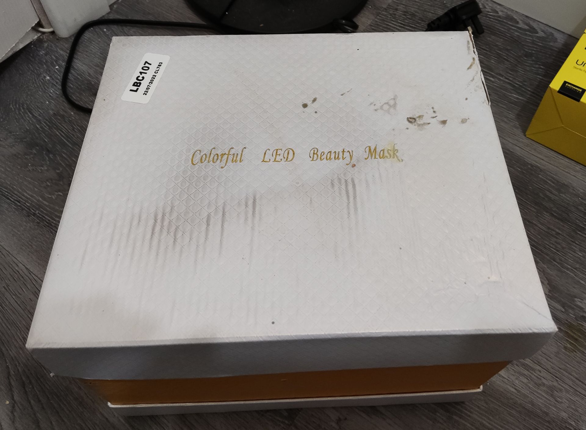 1 x LED Light Beauty Therapy Mask - Boxed - LBC107 - CL763- Location: Sale M33This item is f - Image 2 of 4