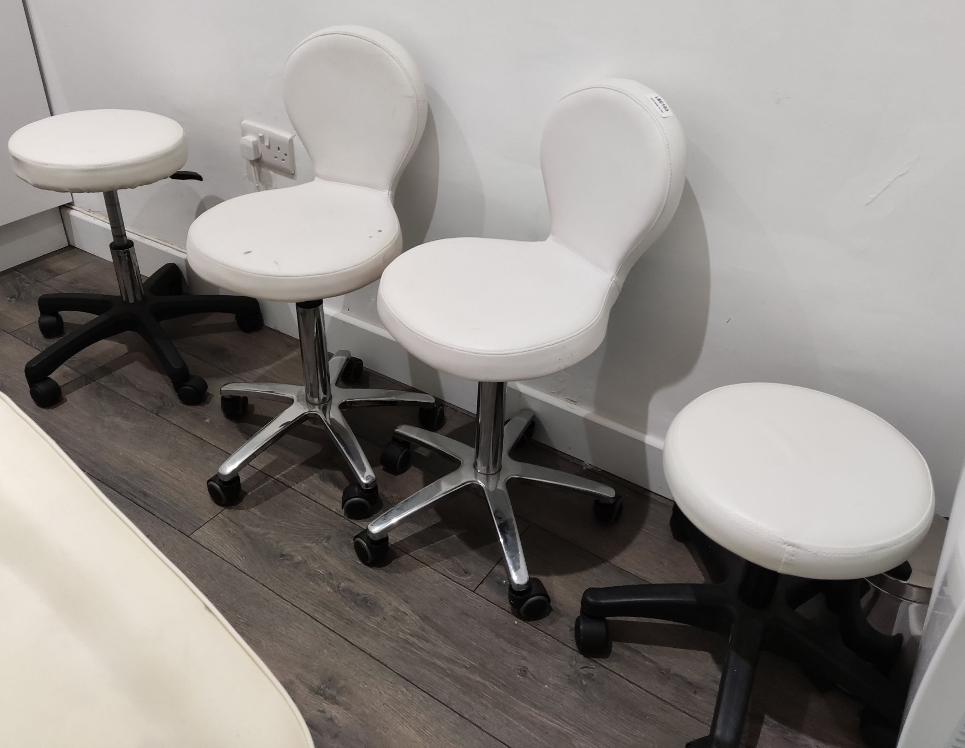 4 x Beauticians Treatment Chairs / Stools - Includes 2 Stools and 2 Seats - LBC103 - CL763- Location - Image 3 of 7