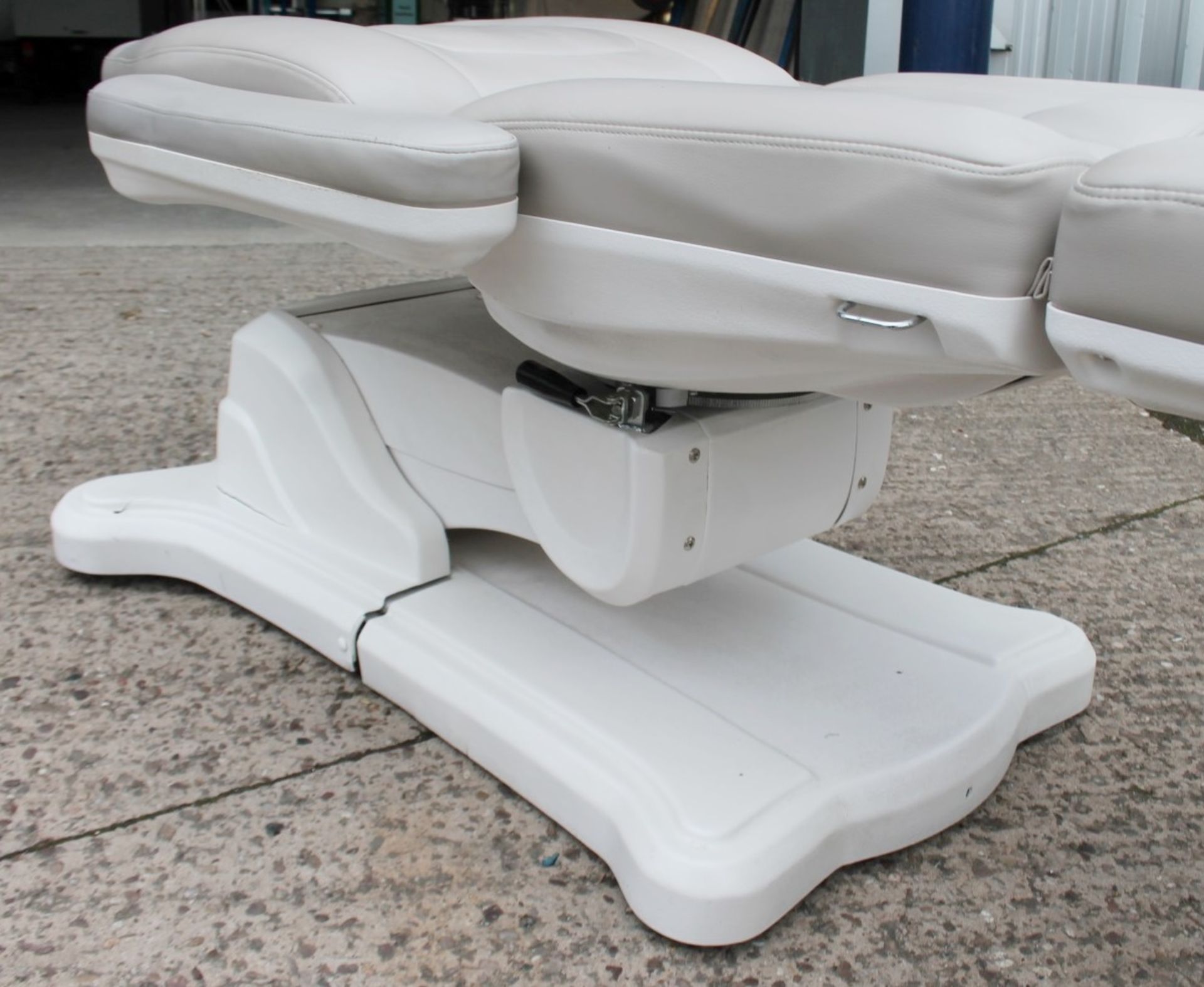 1 x Professional Electric-Hydraulic Adjustable Massage Table Spa Bed - £5 Start No Reserve - Image 12 of 12