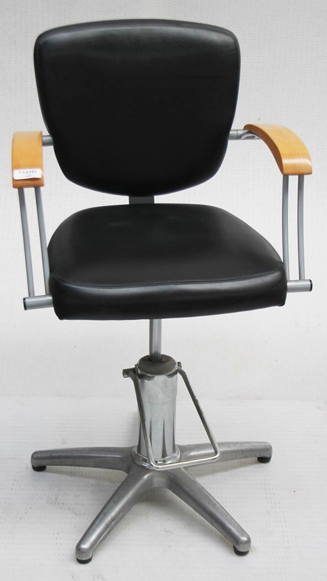 1 x Adjustable Black Hydraulic Barber Hairdressing Chair - Recently Removed From A Boutique Hair - Image 10 of 10