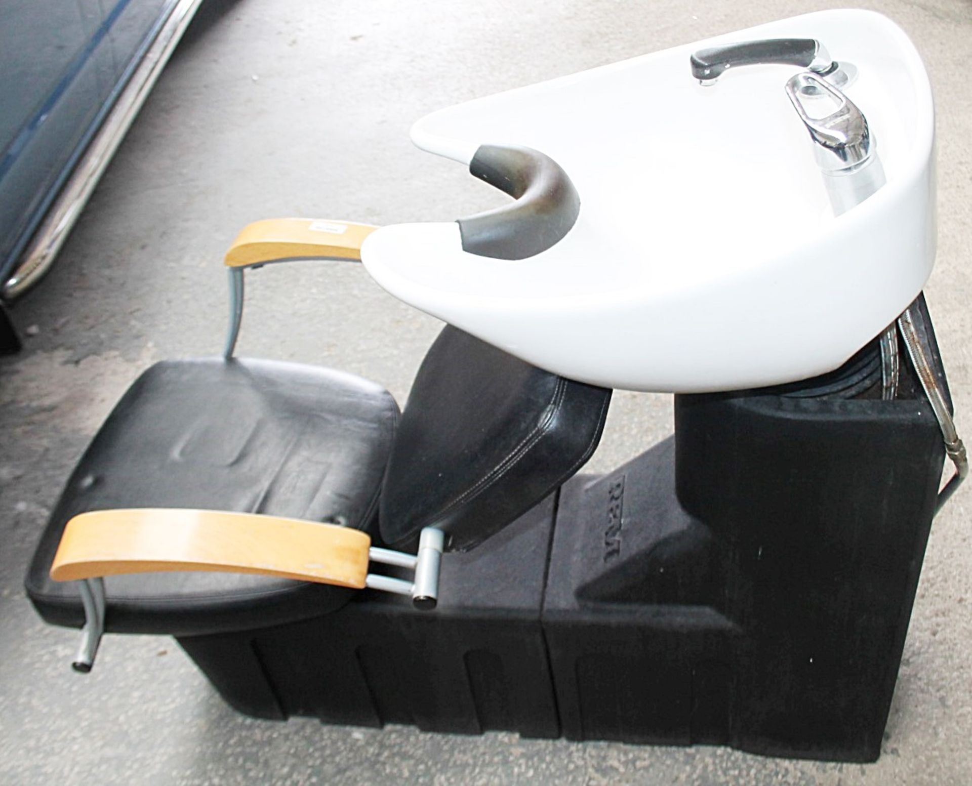 1 x Hair Washing Backwash Shampoo Basin Chair - Recently Removed From A Boutique Hair Salon - Ref: - Image 13 of 14