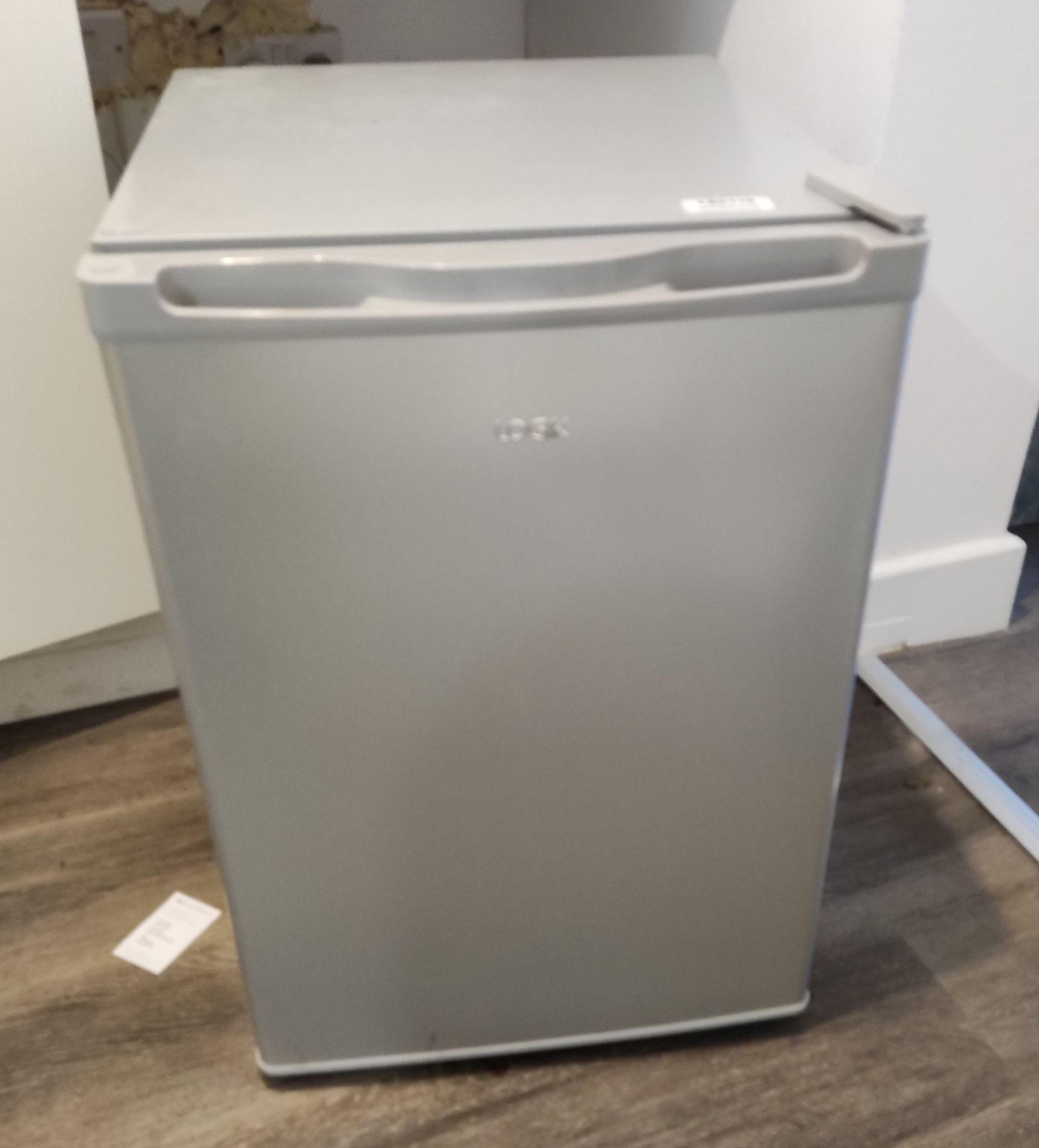 1 x Logik LTT68S18 Mini Refrigerator - LBC110 - CL763- Location: Sale M33This item is from a