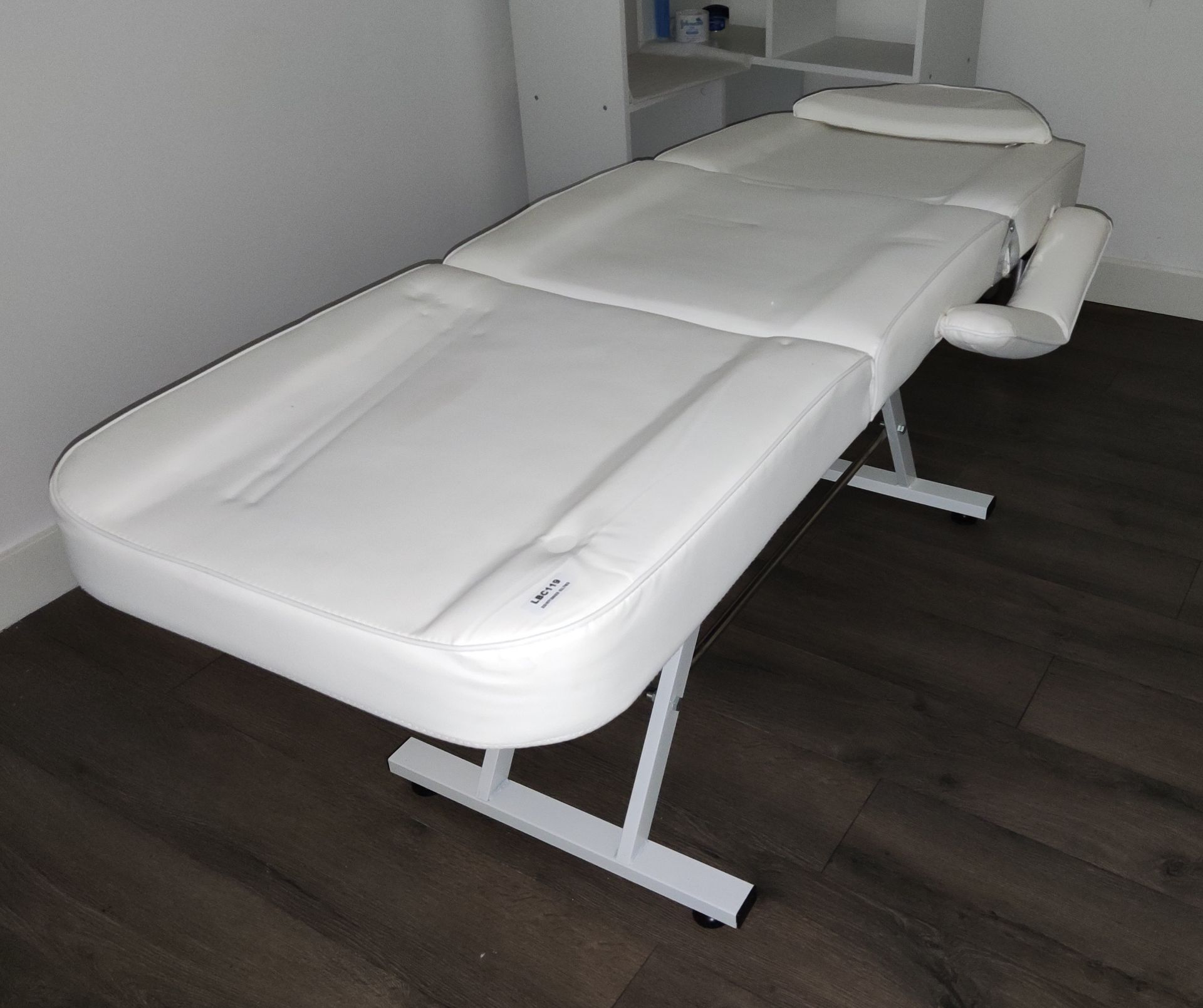 1 x Beauticians Adjustable Treatment Table - LBC119 - CL763- Location: Sale M33Dimensions: 1 - Image 2 of 4