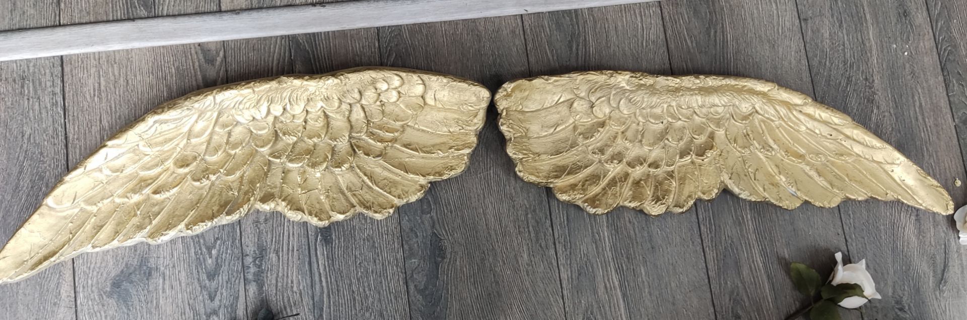 Pair of Gold Angel Wings Wall Décor - LBCTBC - CL763- Location: Sale M33Dimensions: 61cm (l) - Image 2 of 3