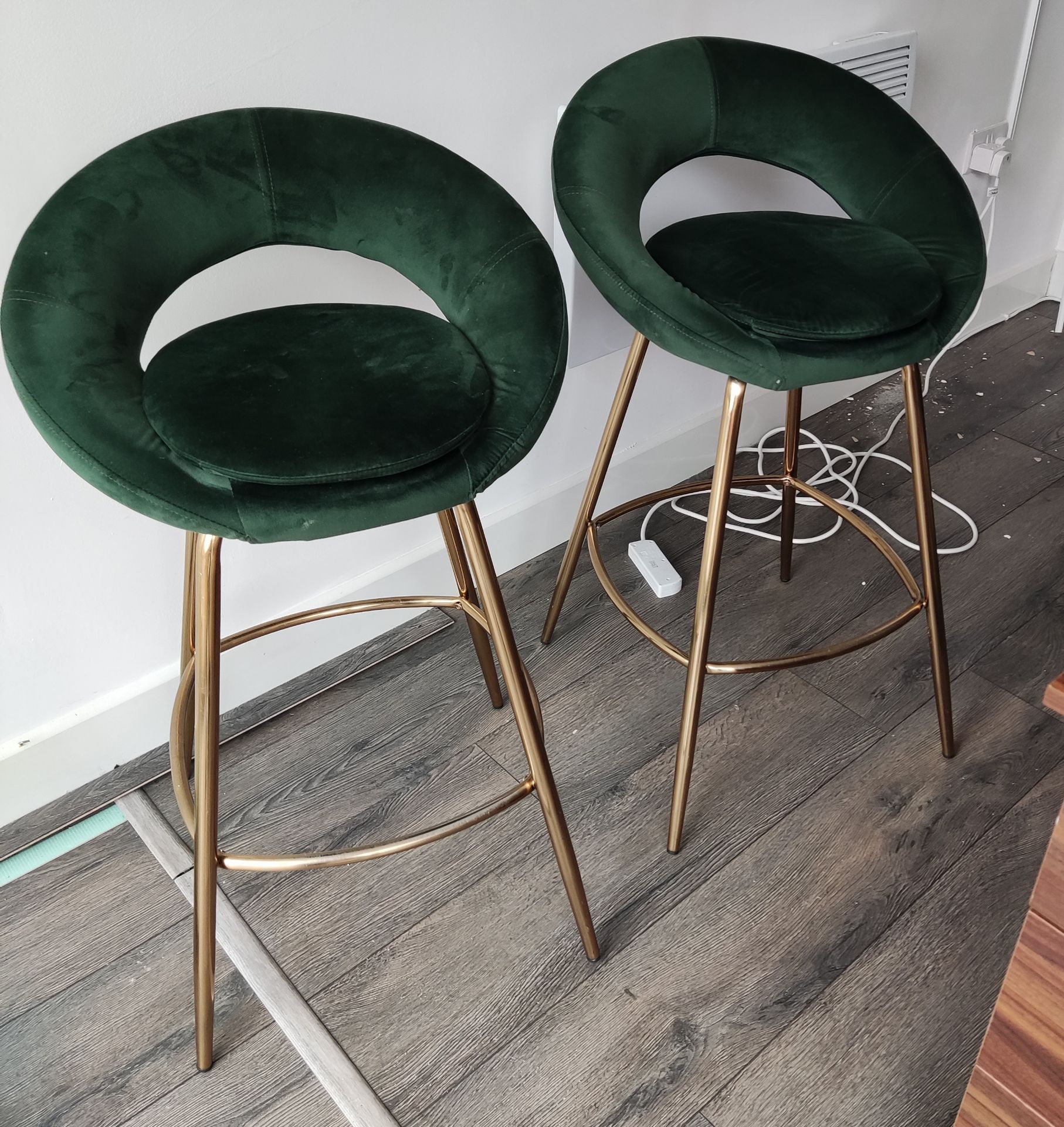 2 x Designer Green Bar / Breakfast Bar Stools - LBC137 - CL763- Location: Sale M33Dimensions - Image 2 of 4