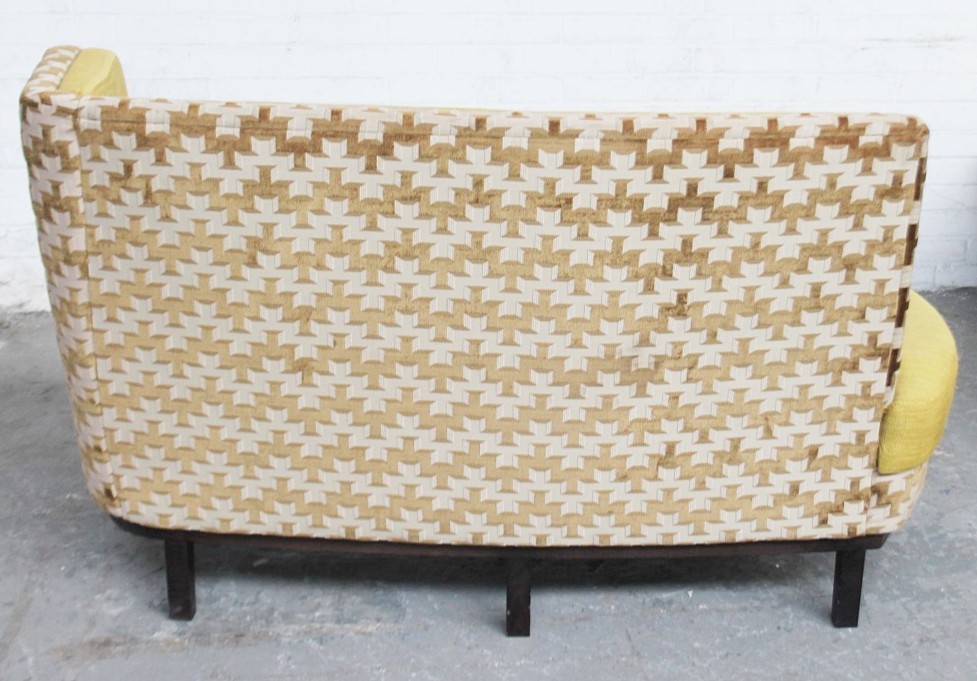 1 x Commercial Freestanding Right-Hand 2-Seater Bench, Upholstered In Premium Gold-Coloured Fabrics, - Image 2 of 9