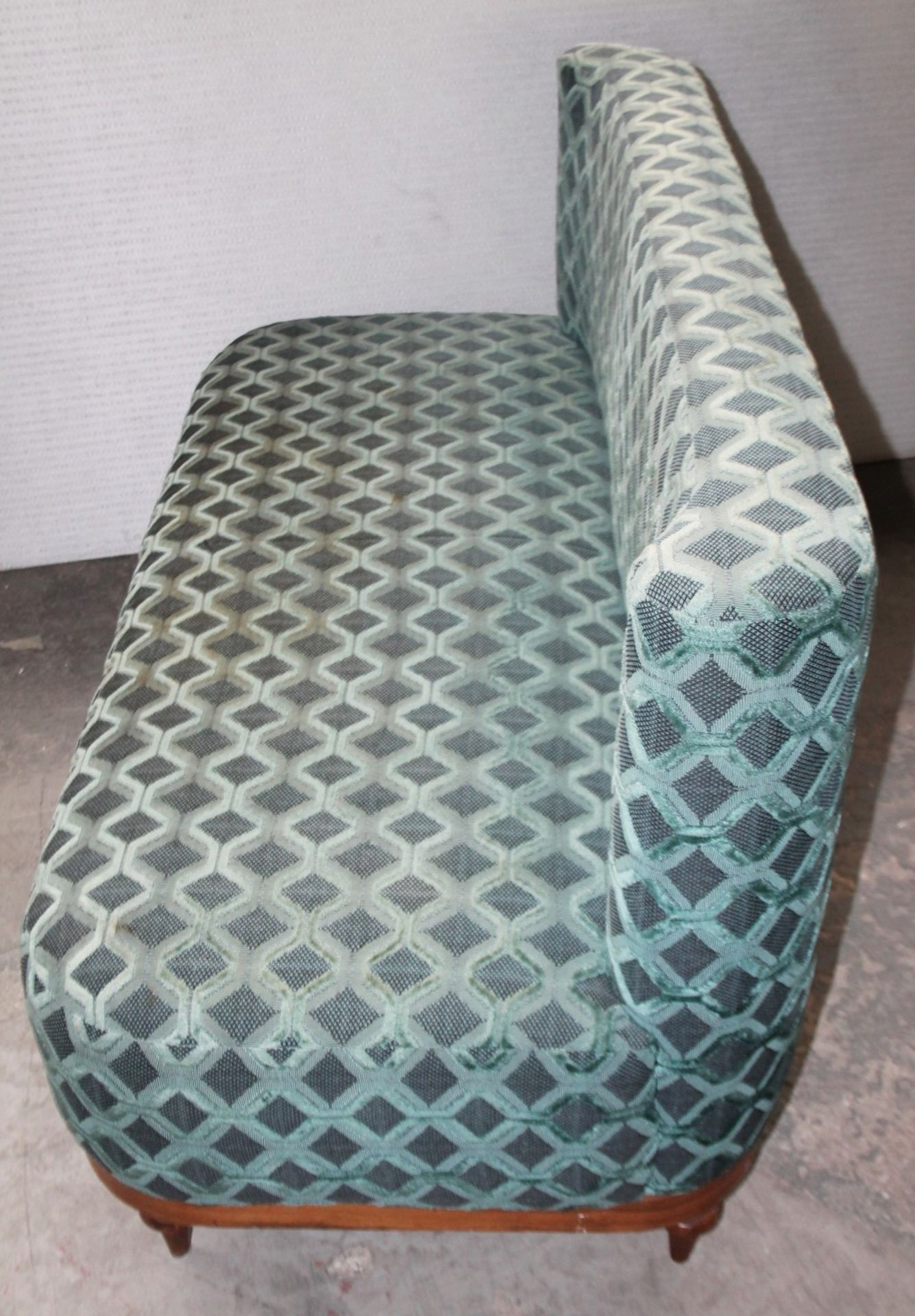 1 x Commercial Freestanding 2-Seater Booth Seating Sofa, Upholstered In Premium Teal Fabrics - Image 5 of 8