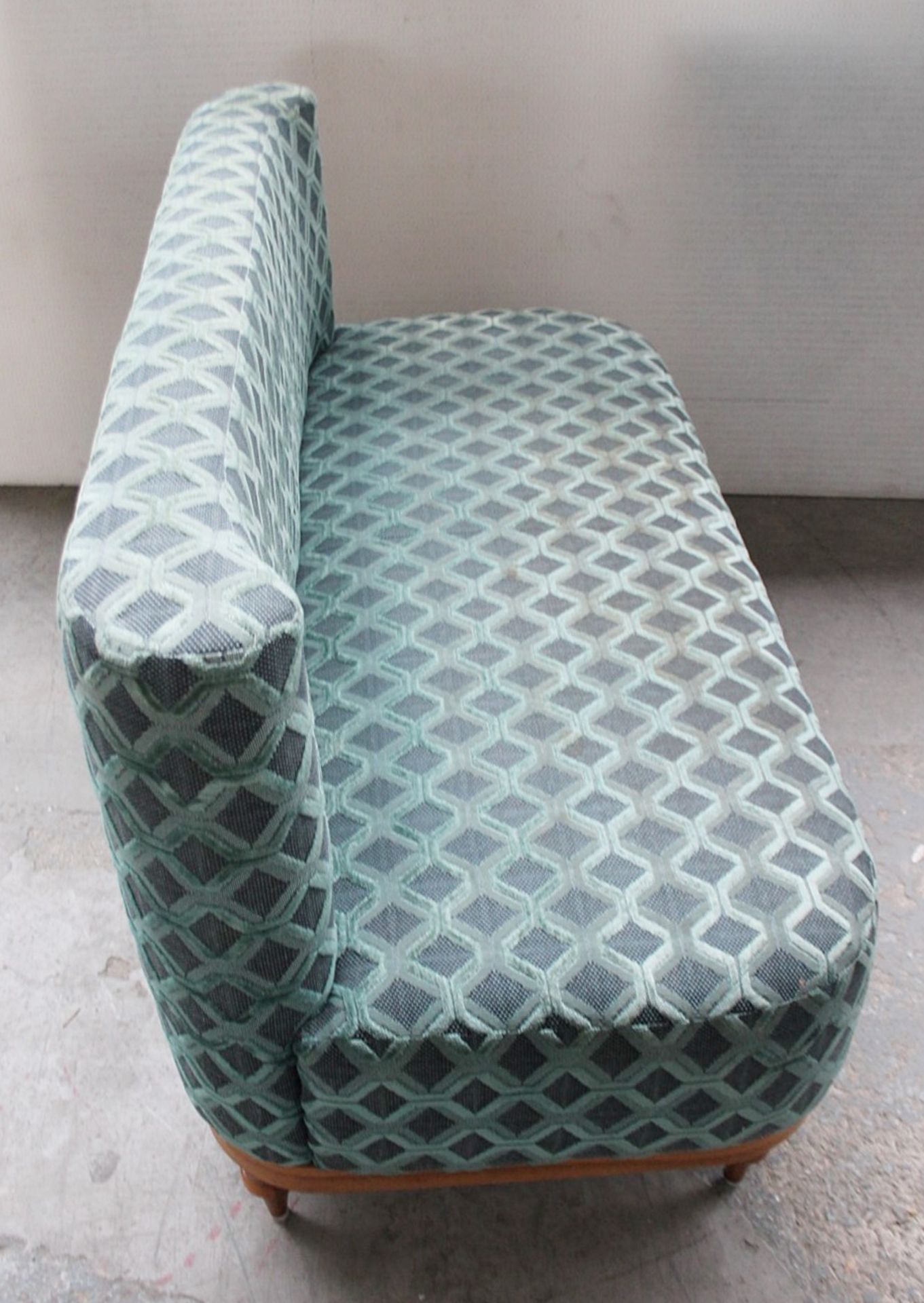1 x Commercial Freestanding 2-Seater Booth Seating Sofa, Upholstered In Premium Teal Fabrics - Image 4 of 8