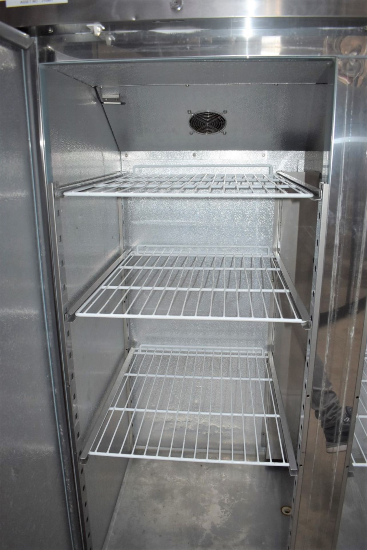 1 x Polar G Series Upright Double Door Refrigerator - Model G594 - Complete With Internal - Image 8 of 18