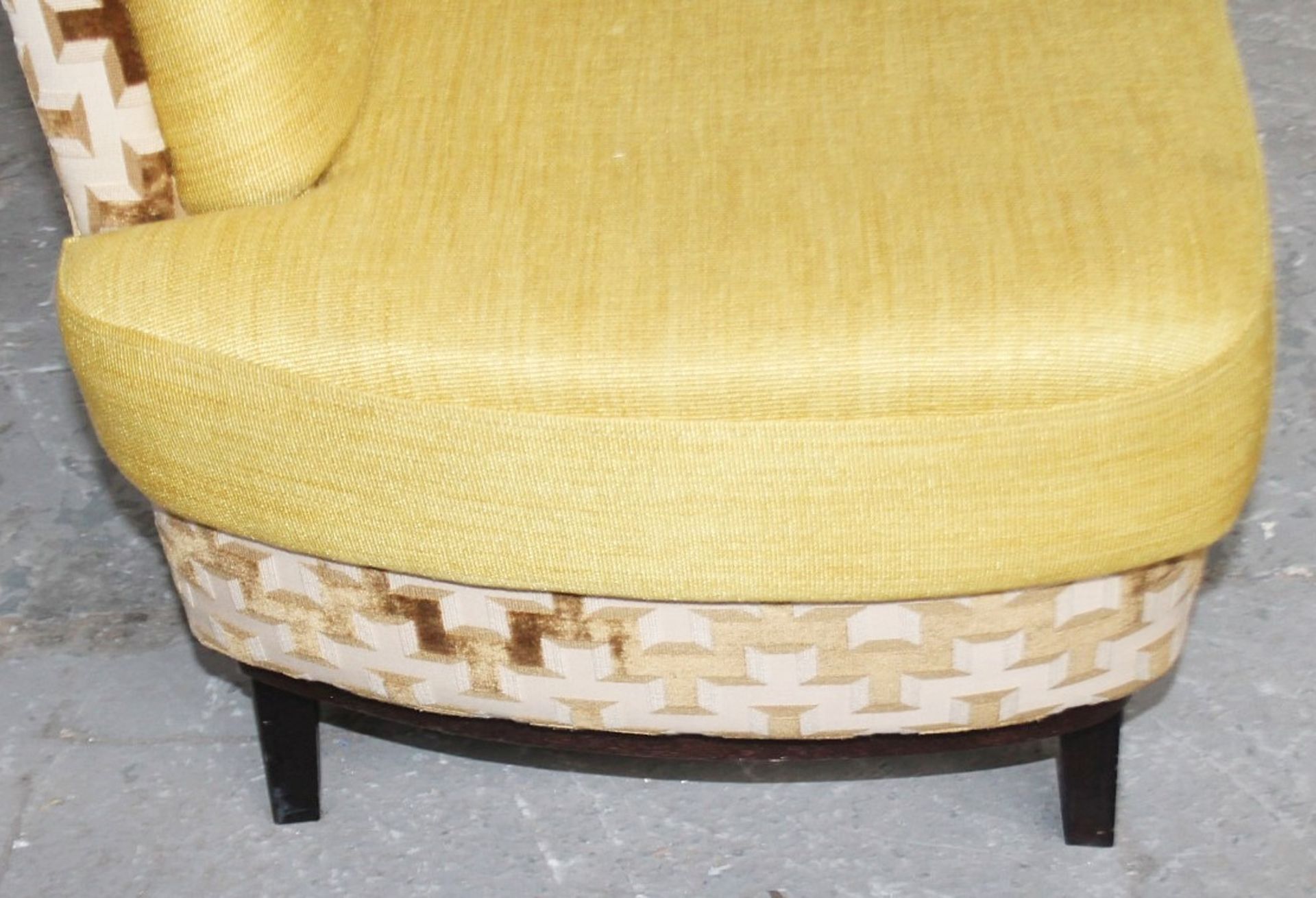 1 x Commercial Freestanding Right-Hand 2-Seater Bench, Upholstered In Premium Gold-Coloured Fabrics, - Image 8 of 9