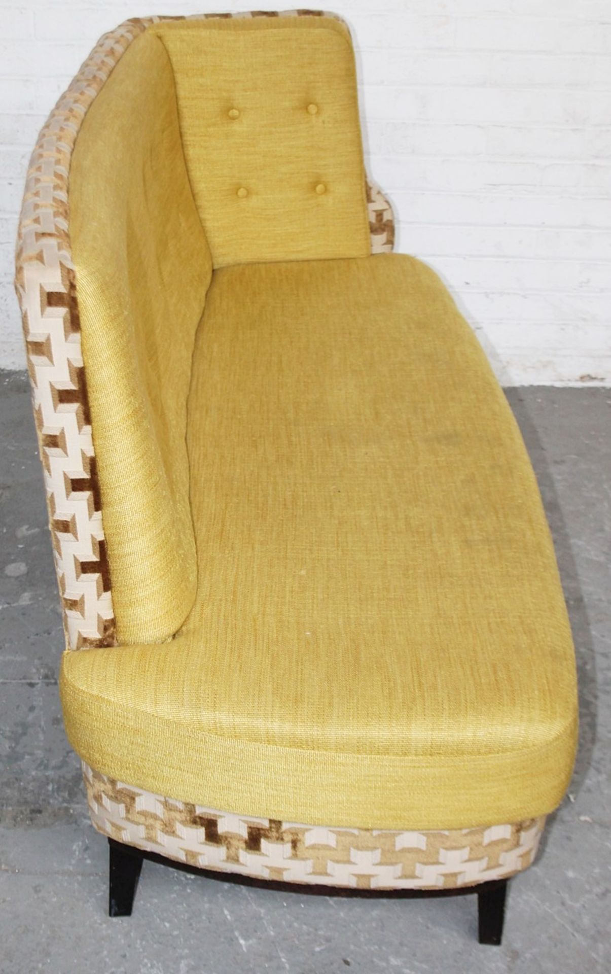 1 x Commercial Freestanding Right-Hand 2-Seater Bench, Upholstered In Premium Gold-Coloured Fabrics, - Image 4 of 9