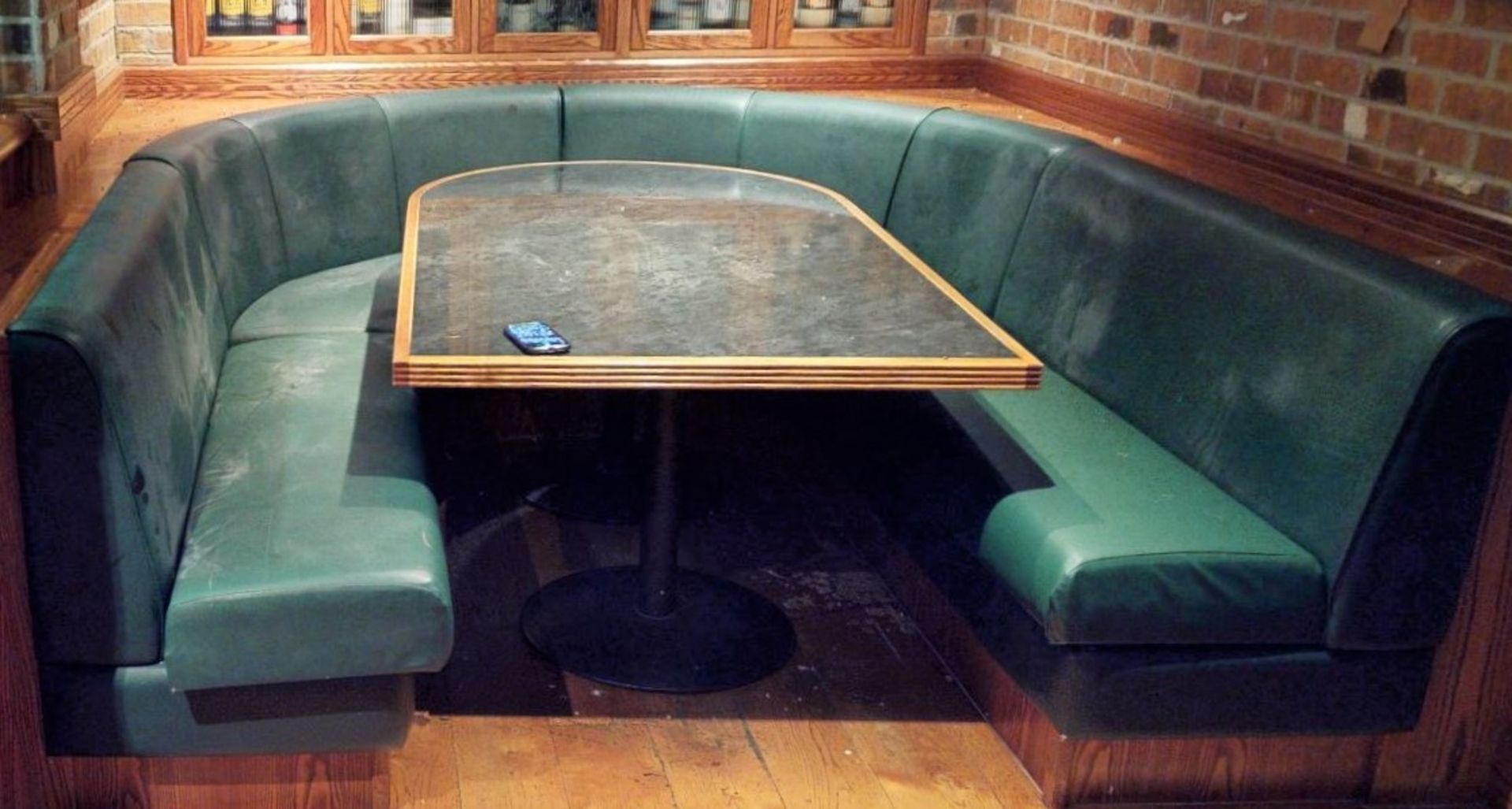 1 x U Shaped Seating Booth Upholstered in a Green Faux Leather With a U Shaped Dining Table - Image 2 of 2