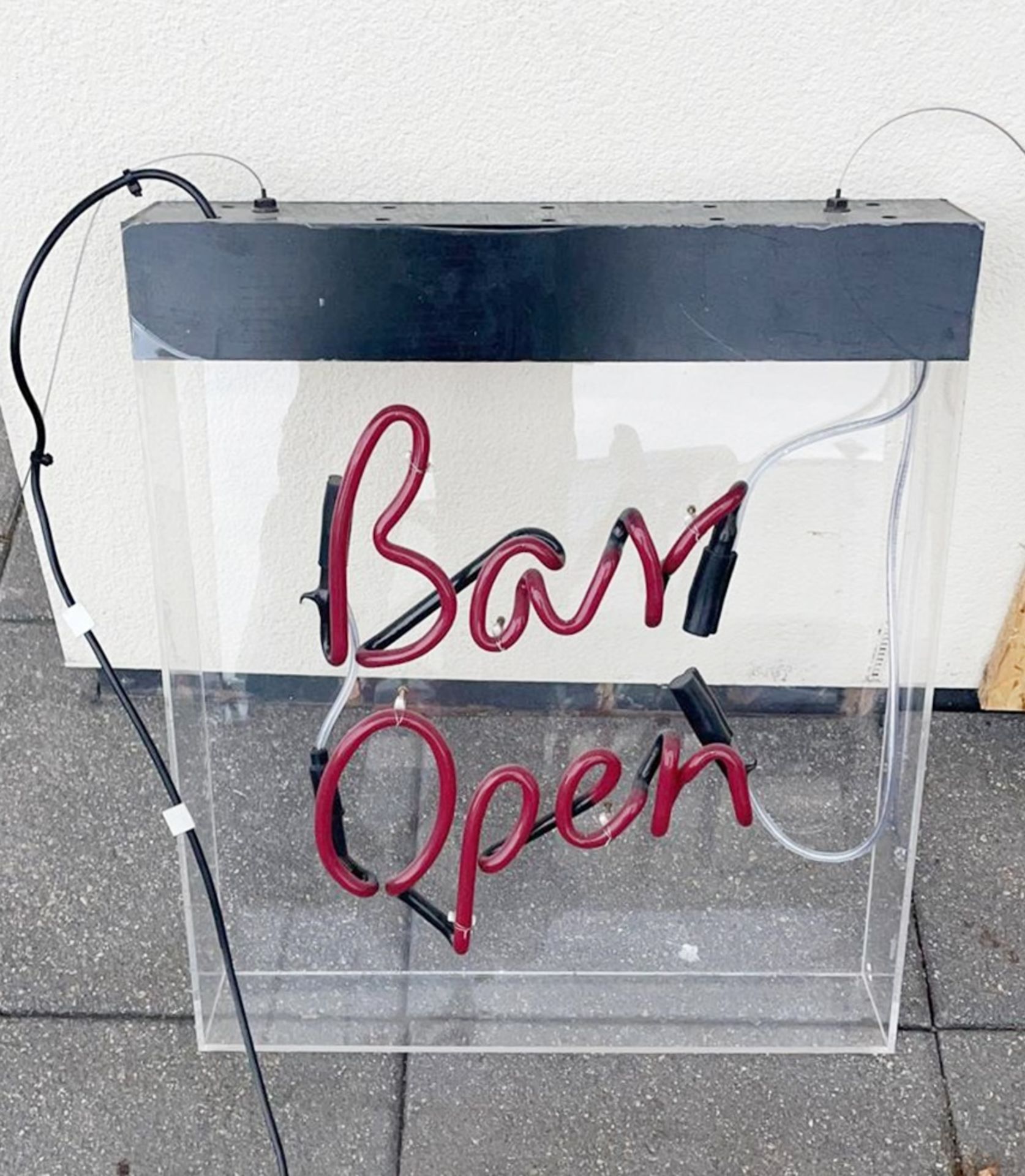 1 x Restaurant Neon Window Sign in Acrylic Case - BAR OPEN - Size: 59 x 50 cms