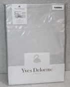 1 x YVES DELORME 'Triomphe' King Fitted Sheet In Silver (140cm x 195cm) - Original Price £169.00