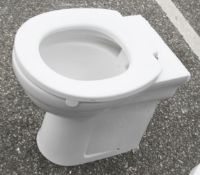 1 x Armitage Shanks Toilet Pan With Cistern & Seat - Prestigious Shop Fittings - Ref: GEN127/G-