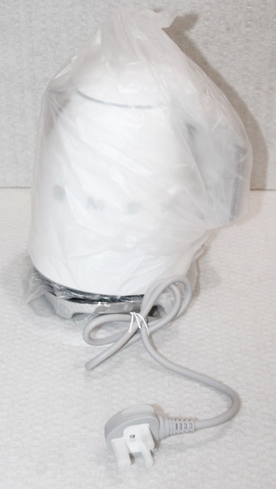 1 x SMEG Retro Kettle In White - Capacity: 1.7L - Original Price £189.00 - Unused Boxed Stock - Image 16 of 17