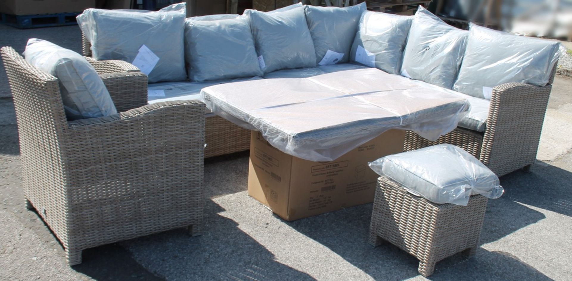 1 x LG OUTDOOR 'Britanny' Outdoor Rectangular Modular Corner Garden Furniture Set - RRP £1,999 - Image 19 of 20