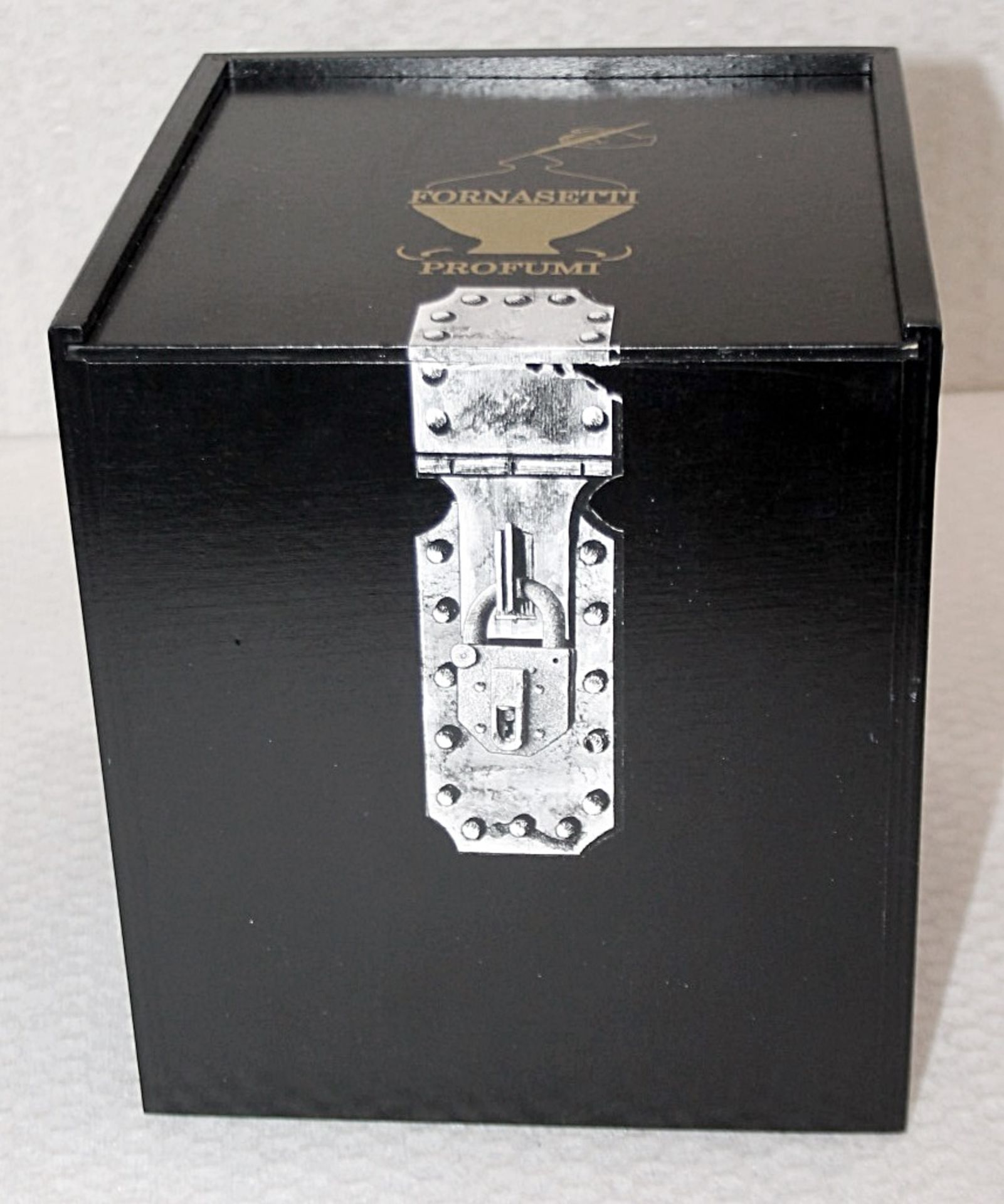 1 x FORNASETTI PROFUMI 'Scimmie' Large 1.9kg Luxury Scented Candle - Original Price £495.00 - Boxed - Image 3 of 9