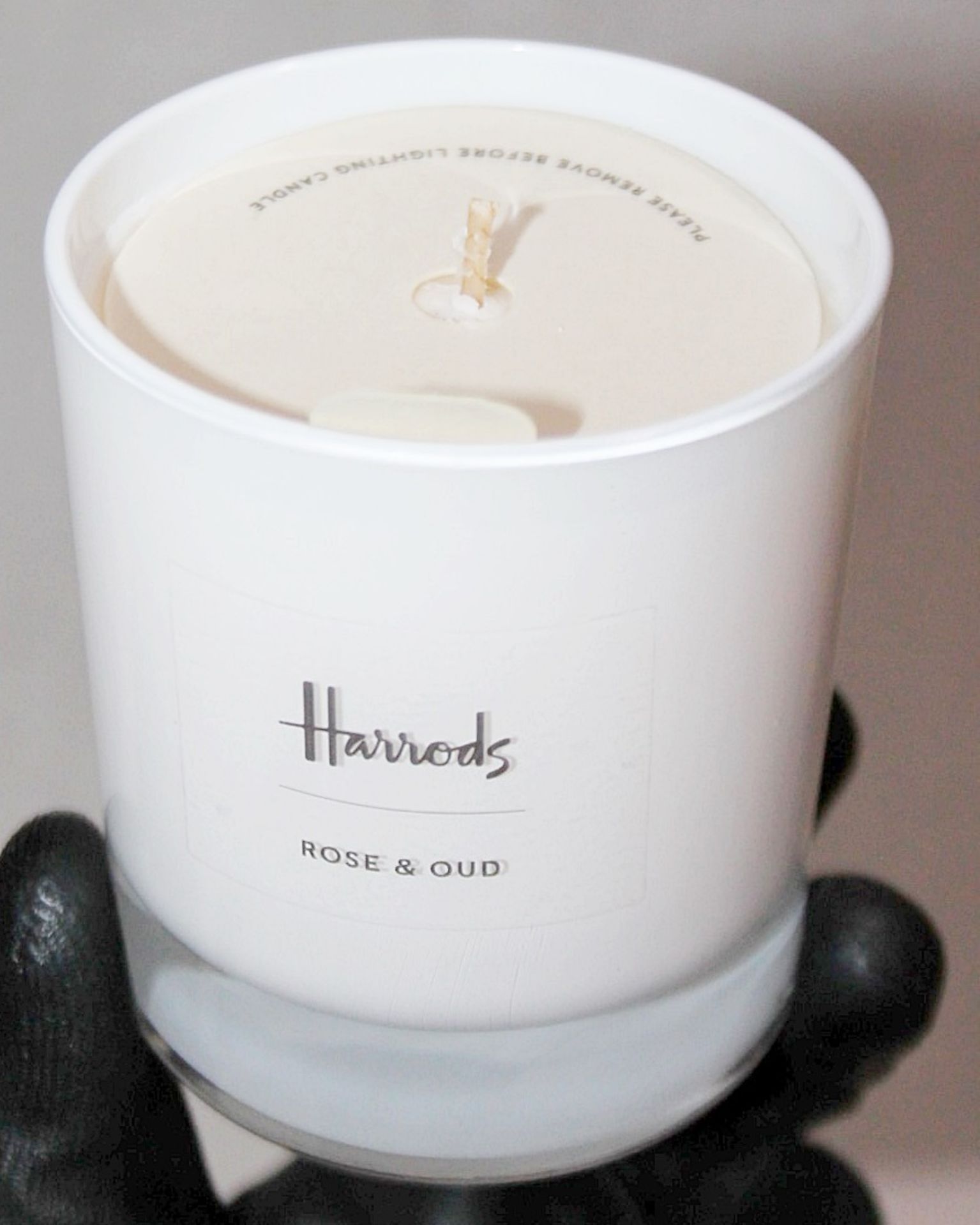 1 x HARRODS Rose And Oud Candle (230g) - Original Price £35.00 - Unused Boxed Stock - Image 2 of 6