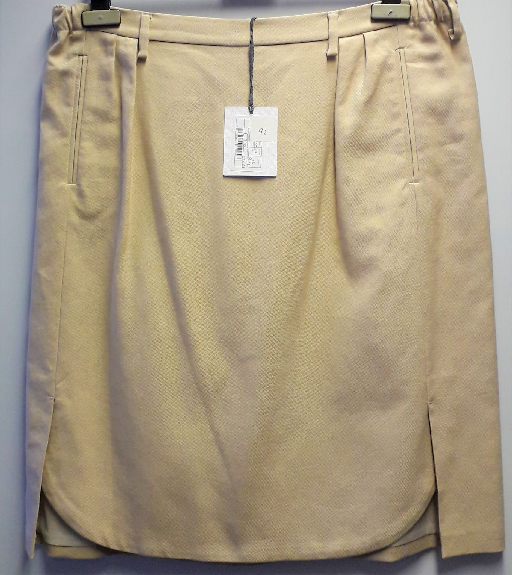 1 x Agnona Sand Curved Hem Skirt - Size: 18 - Material: 97% Cotton, 2% Nylon, 1% Elastane - From a