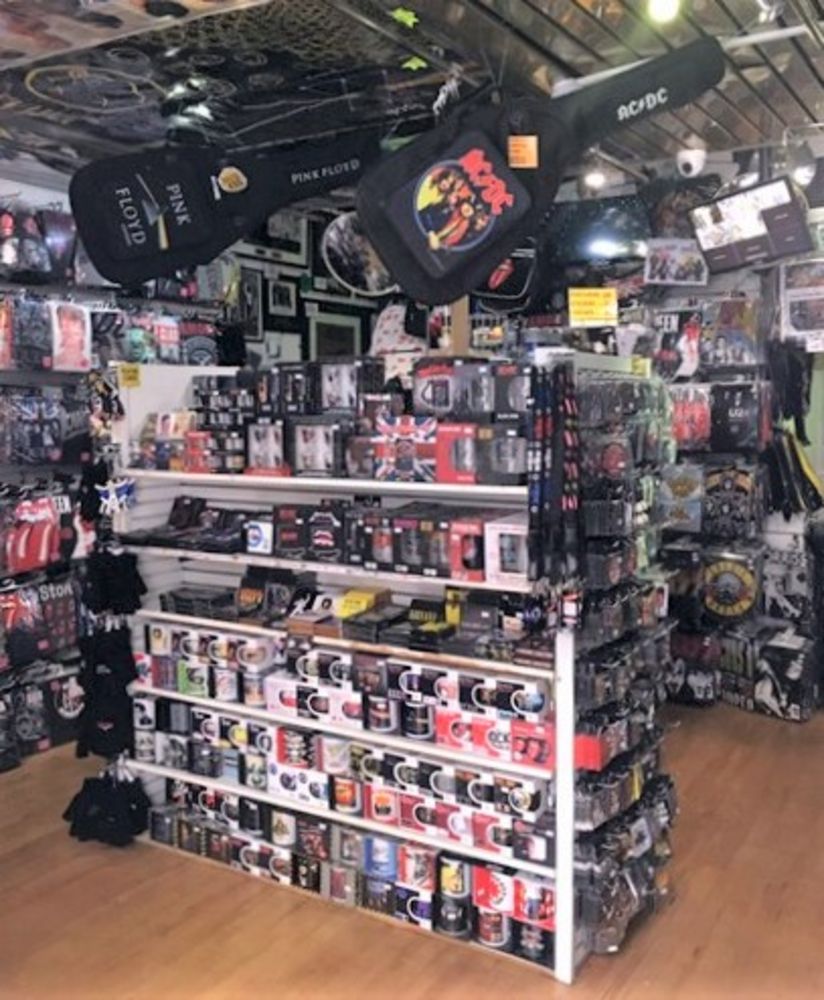 Its Only Rock 'n' Roll - Huge Selection of Rock Memorabilia Including Clothing, Giftware, Silver Vinyl Discs, Guitar Accessories, Bags & More!