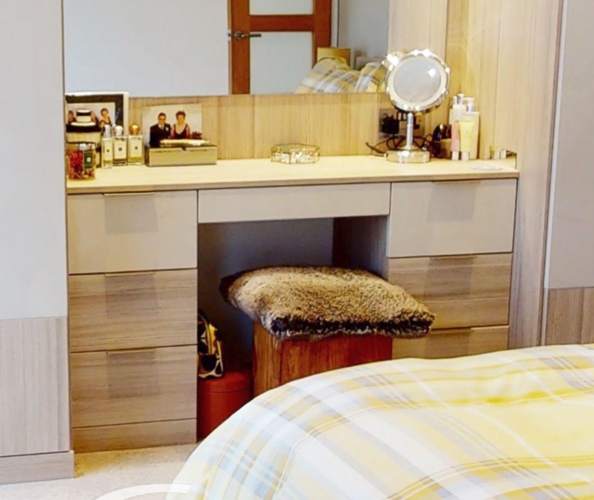Bank Of Internal Wardrobes With Dressing Table And 2 x Bedside Tables  - Ref: BED/OPP-LDG - - Image 4 of 5