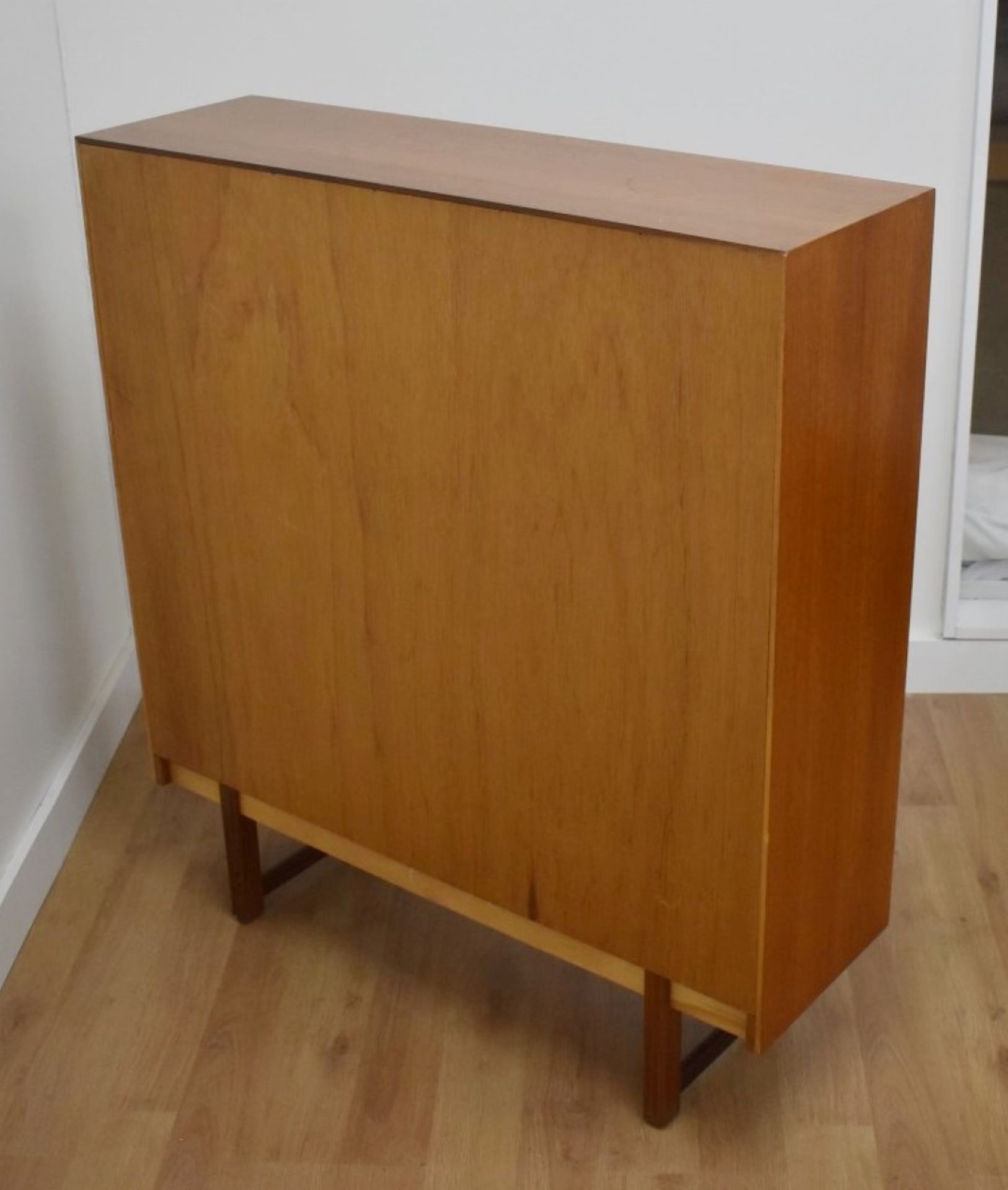 1 x Vintage Teak Display Cabinet With Internal Shelves and Sliding Doors - Image 3 of 6