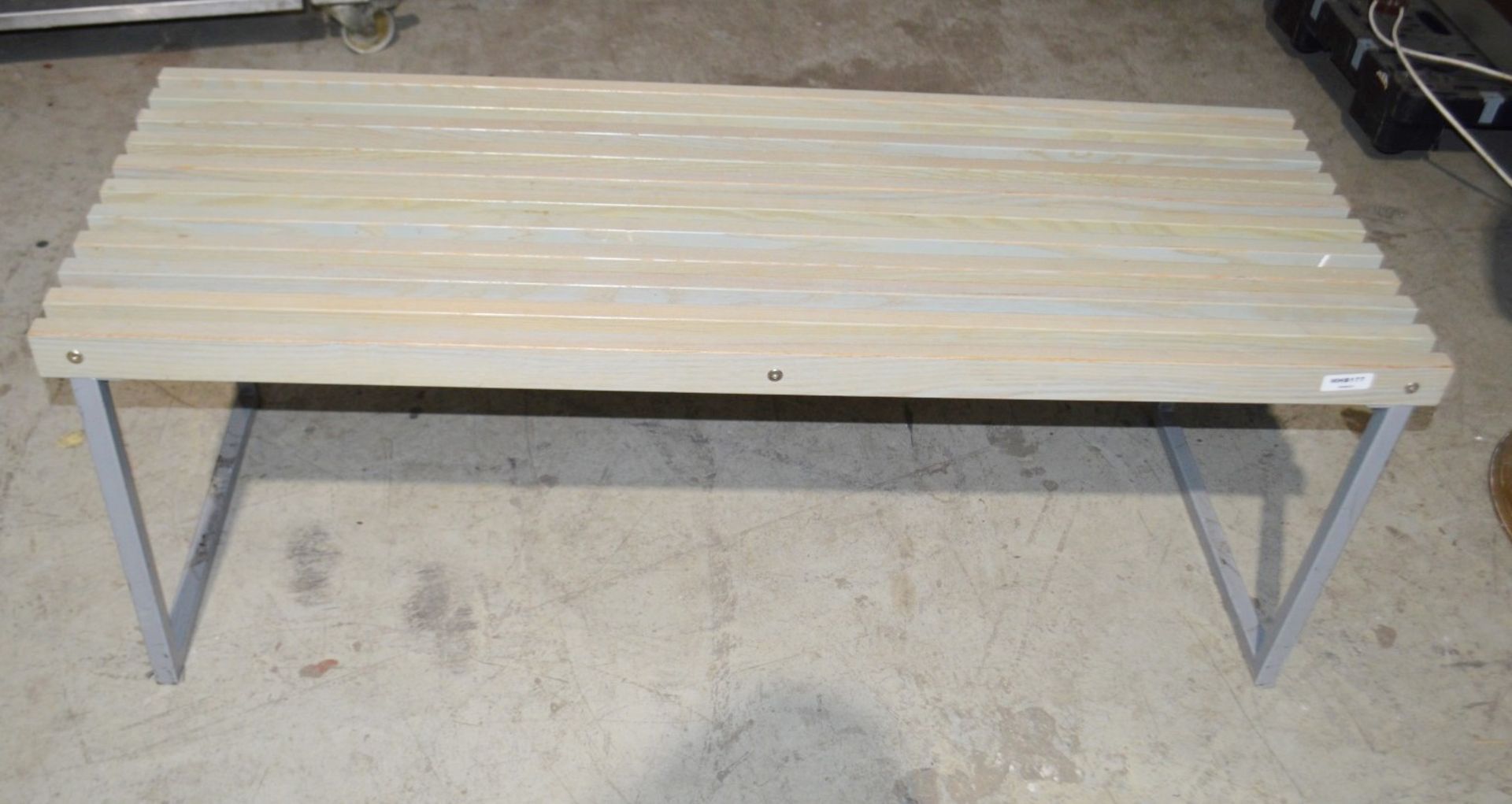 1 x Department Store Bench With Wooden Beams In A Limed Oak Finish - Dimensions: W135 x D50 x - Image 4 of 4