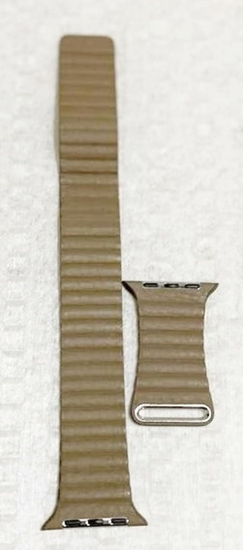 1 x APPLE WATCH Natural Leather 42mm Watch Strap - No VAT on the Hammer - CL712 - Ref: MPC852  -