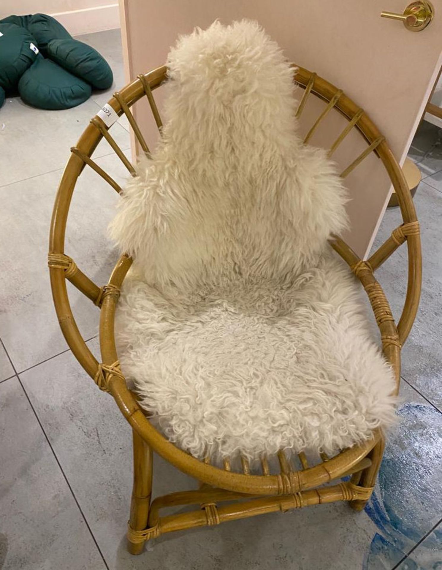 1 x Bamboo Chair With White Fluffy Cushions - CL776 - Ref: GB071 - Location: London W1WFrom a