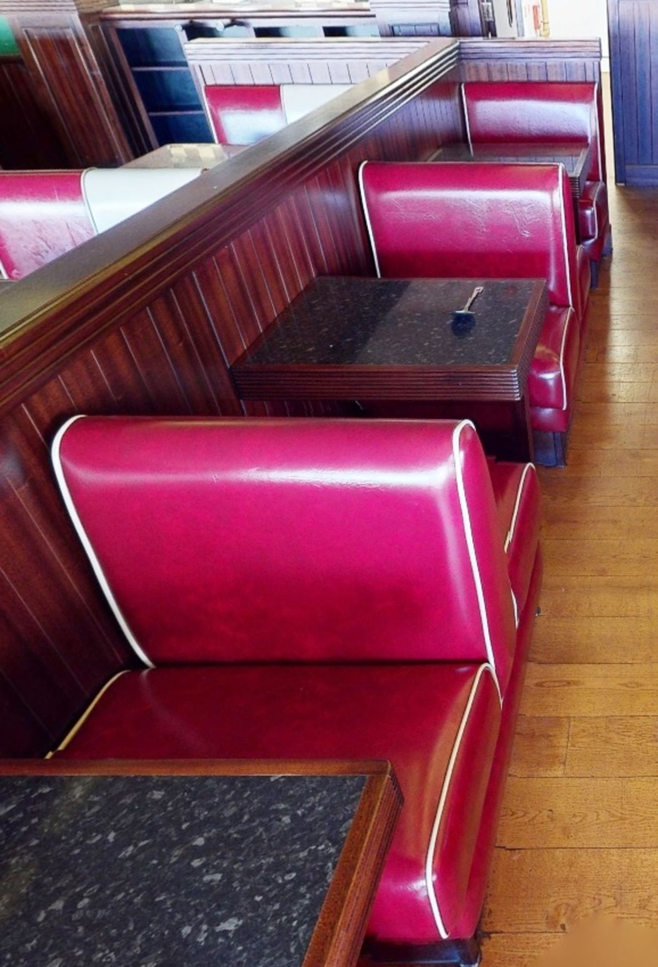 1 x Assorted Lot of Restaurant Seating Benches - Seats 18 Persons - American Diner Style in Red - Image 8 of 11