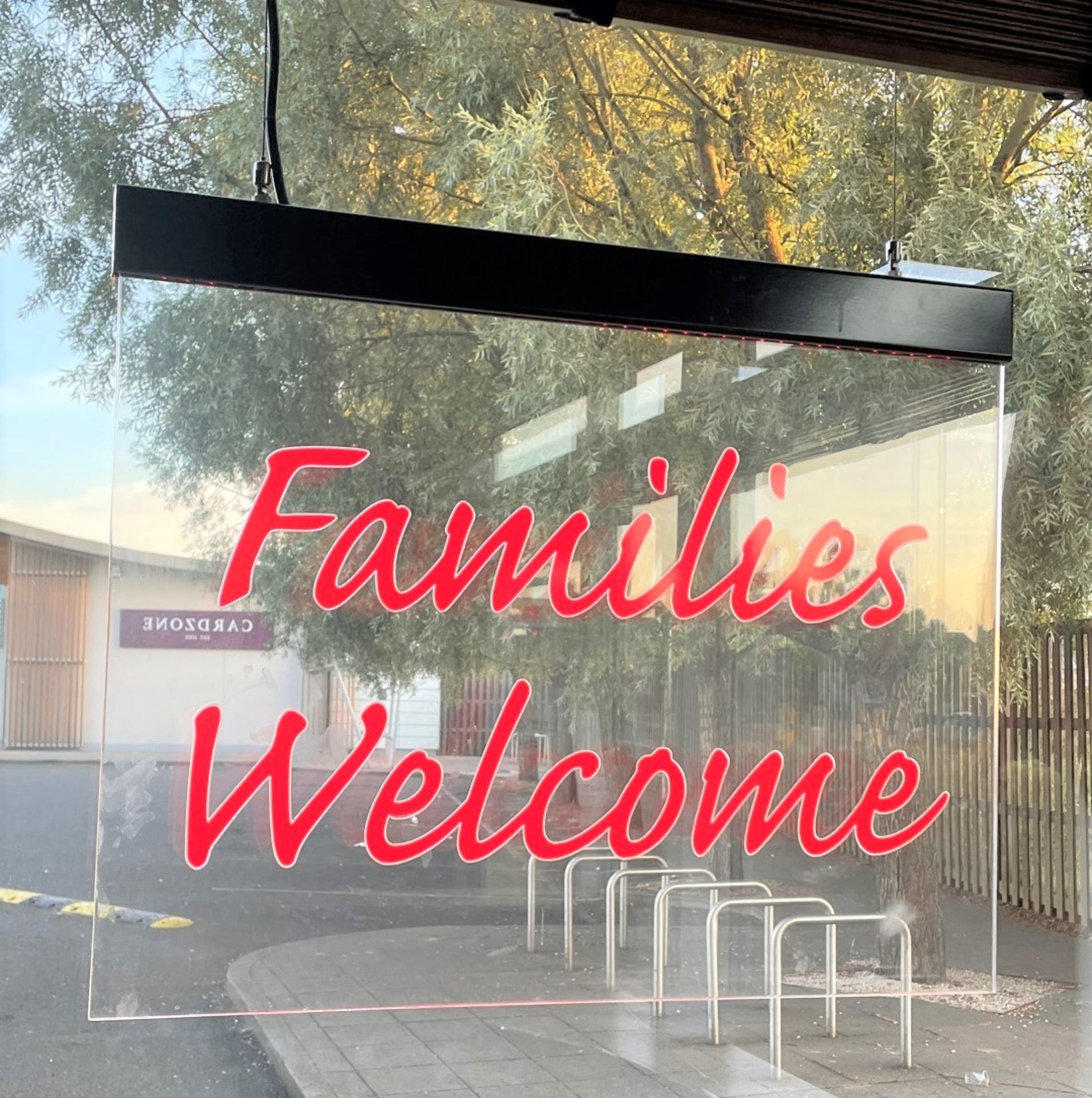 1 x Restaurant Families Welcome Illuminated Hanging Window Sign in Acrylic - Image 2 of 2