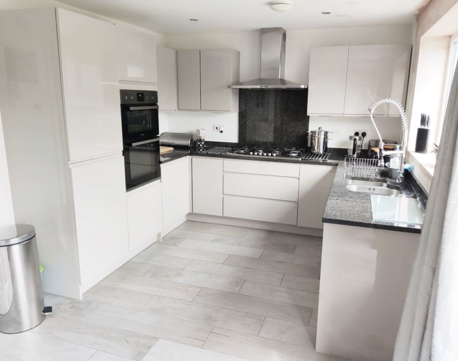 1 x Modern Handleless Kitchen Featuring Granite Worktops, A Double Oven, And Under-lighting - NO VAT