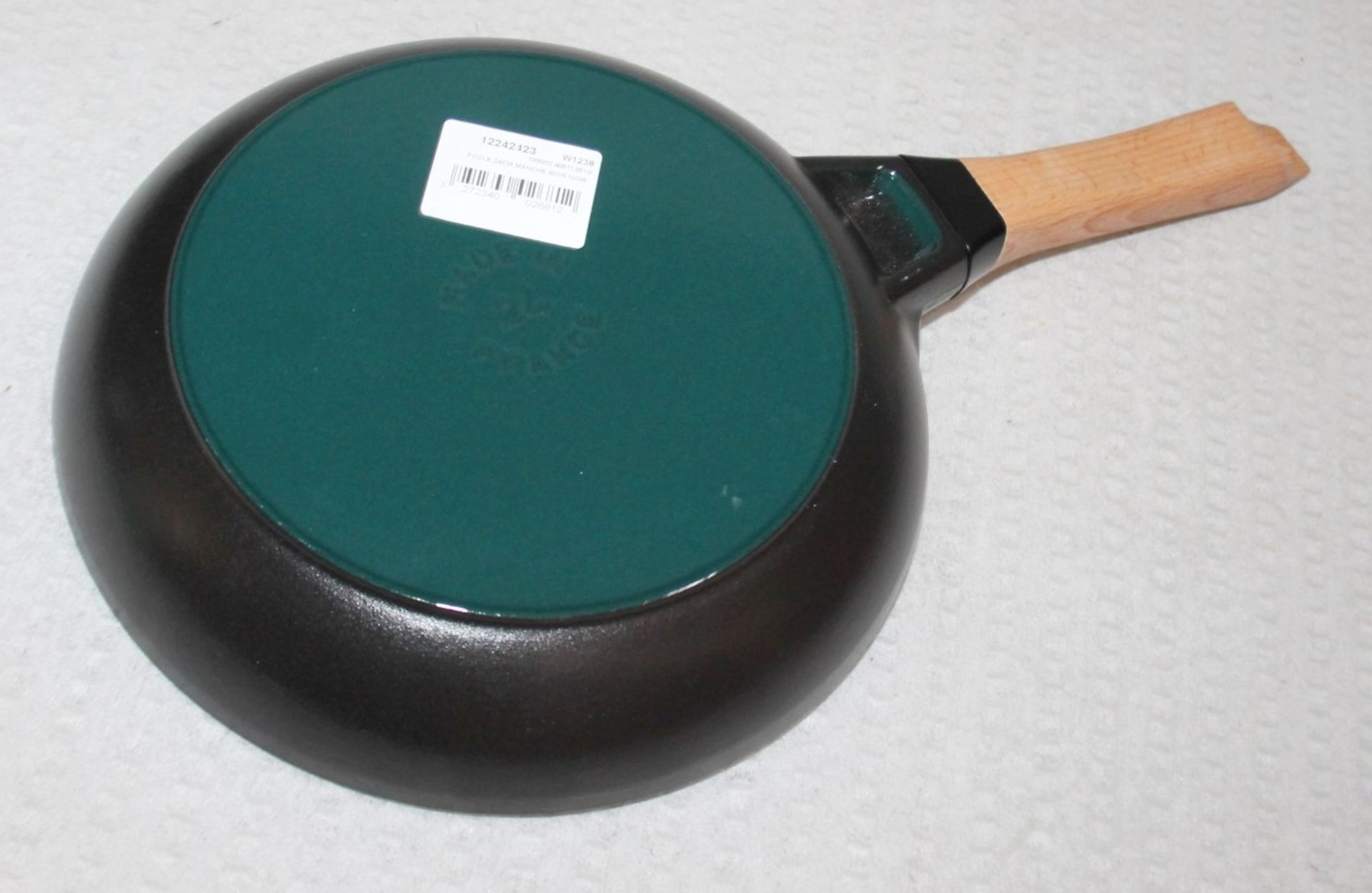 1 x STAUB Black Enamelled Cast Iron Frying Pan (24cm) - Original Price £134.00 - Ref: 5619392/ - Image 4 of 9