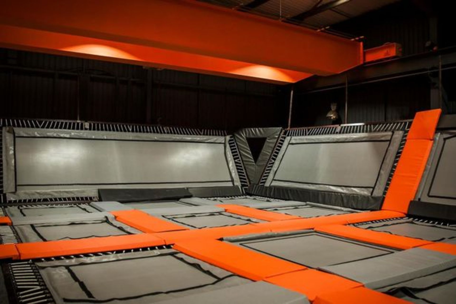 1 x Large Trampoline Park - Disassembled - Includes Dodgeball Arena And Jump Tower - CL766  - - Image 5 of 99