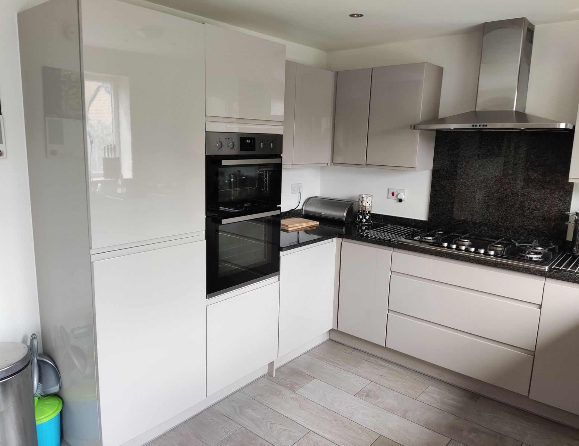 1 x Modern Handleless Kitchen Featuring Granite Worktops, A Double Oven, And Under-lighting - NO VAT - Image 22 of 56