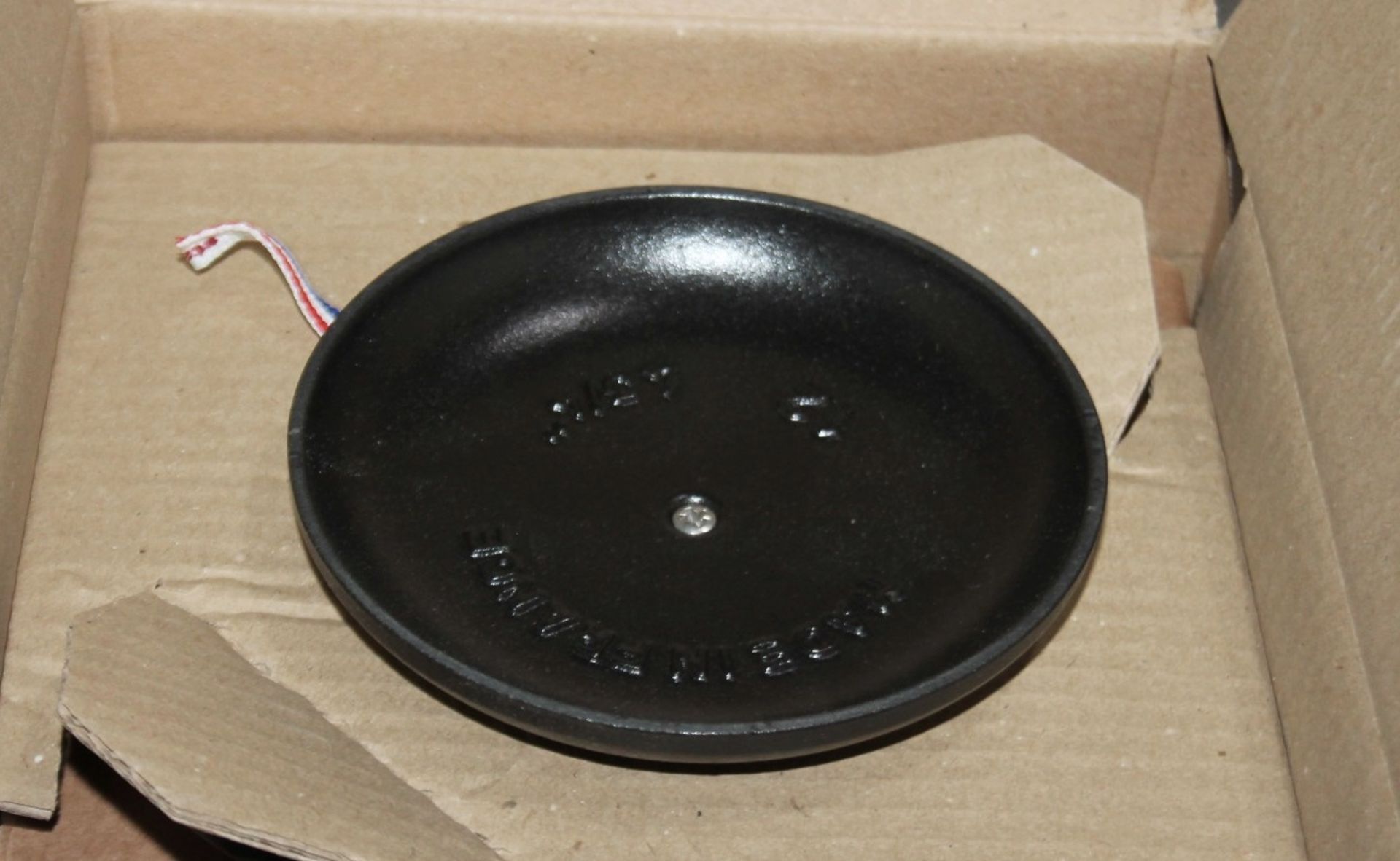 1 x STAUB Cast Iron 12cm Round Coquette Dish In Black - Original Price £67.00 - Unused Boxed Stock - - Image 5 of 8