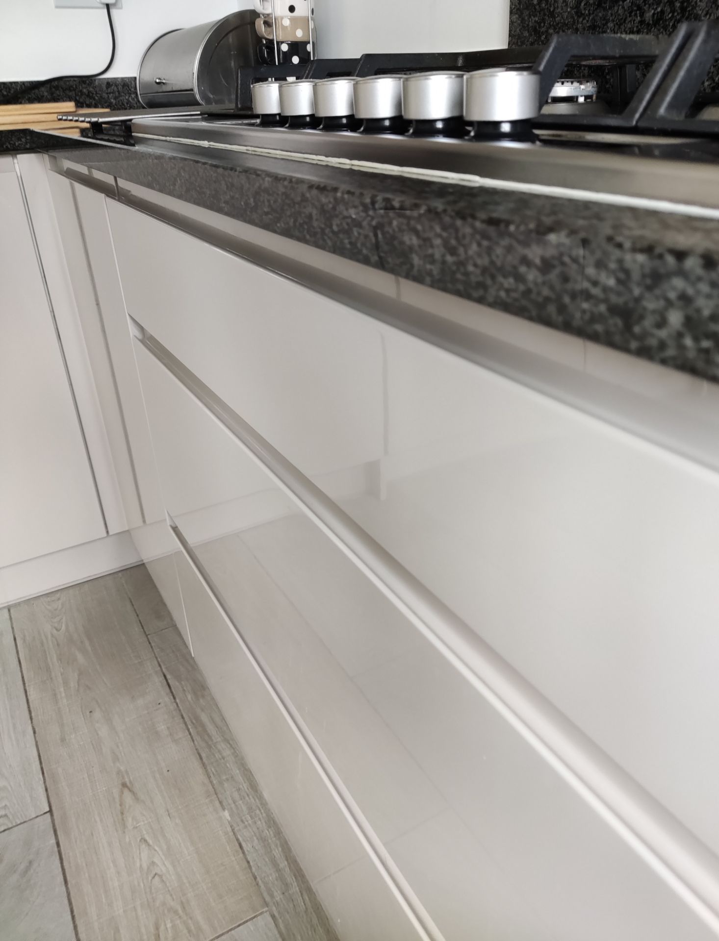 1 x Modern Handleless Kitchen Featuring Granite Worktops, A Double Oven, And Under-lighting - NO VAT - Image 16 of 56