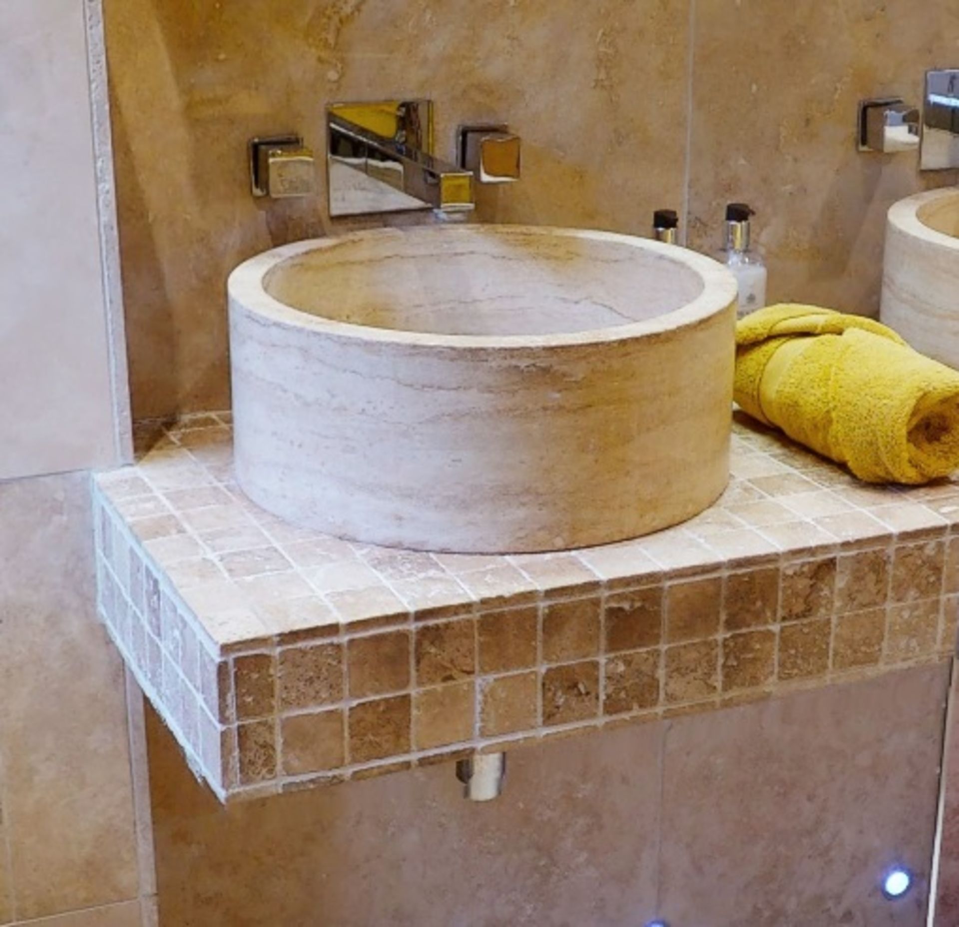 Contents Of A Luxury En-suite Bathroom With Shower - Ref: MAIN/BTH - CL775 - NO VAT ON THE HAMMER - Image 2 of 7