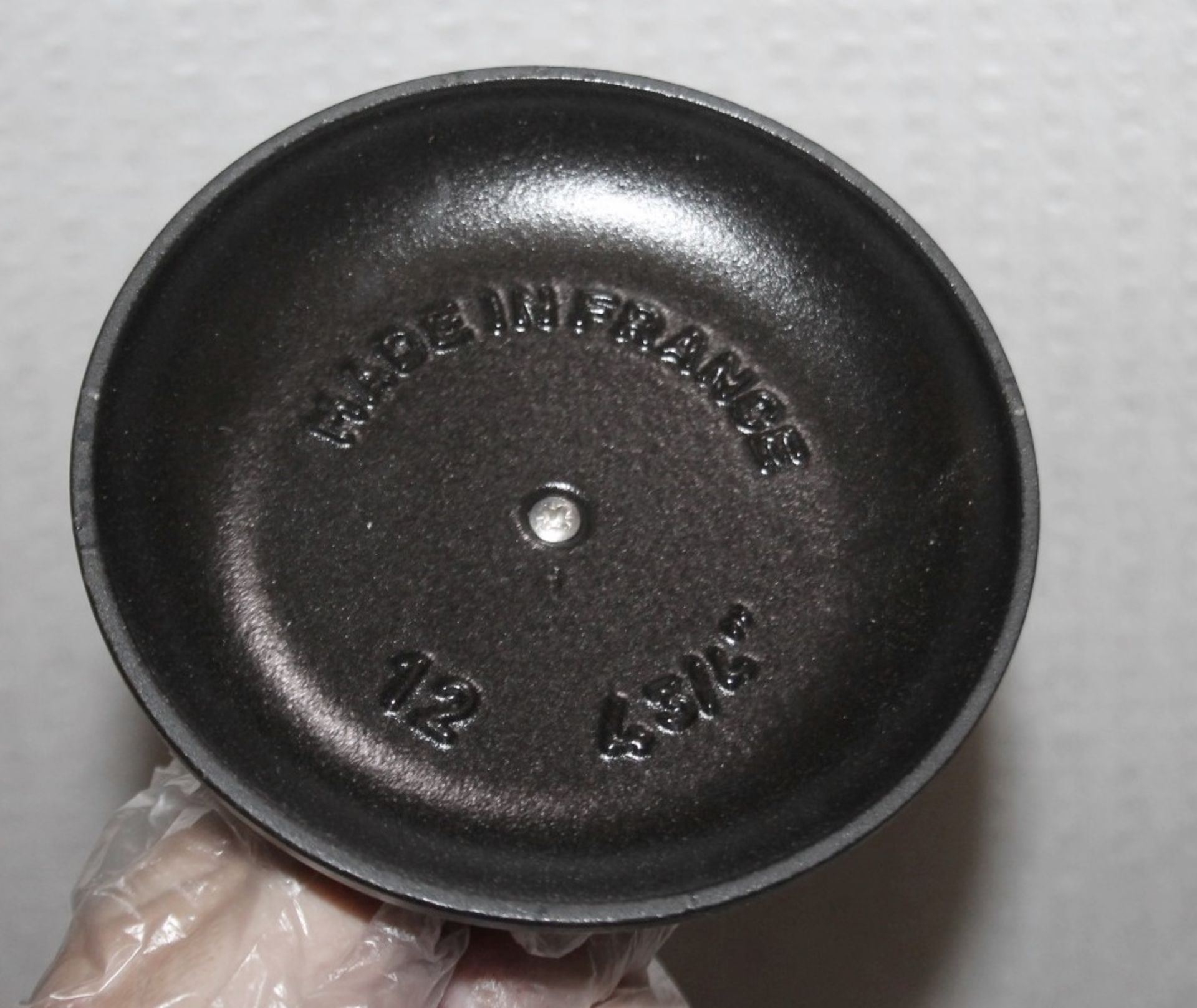 1 x STAUB Cast Iron 12cm Round Coquette Dish In Black - Original Price £67.00 - Unused Boxed Stock - - Image 7 of 8