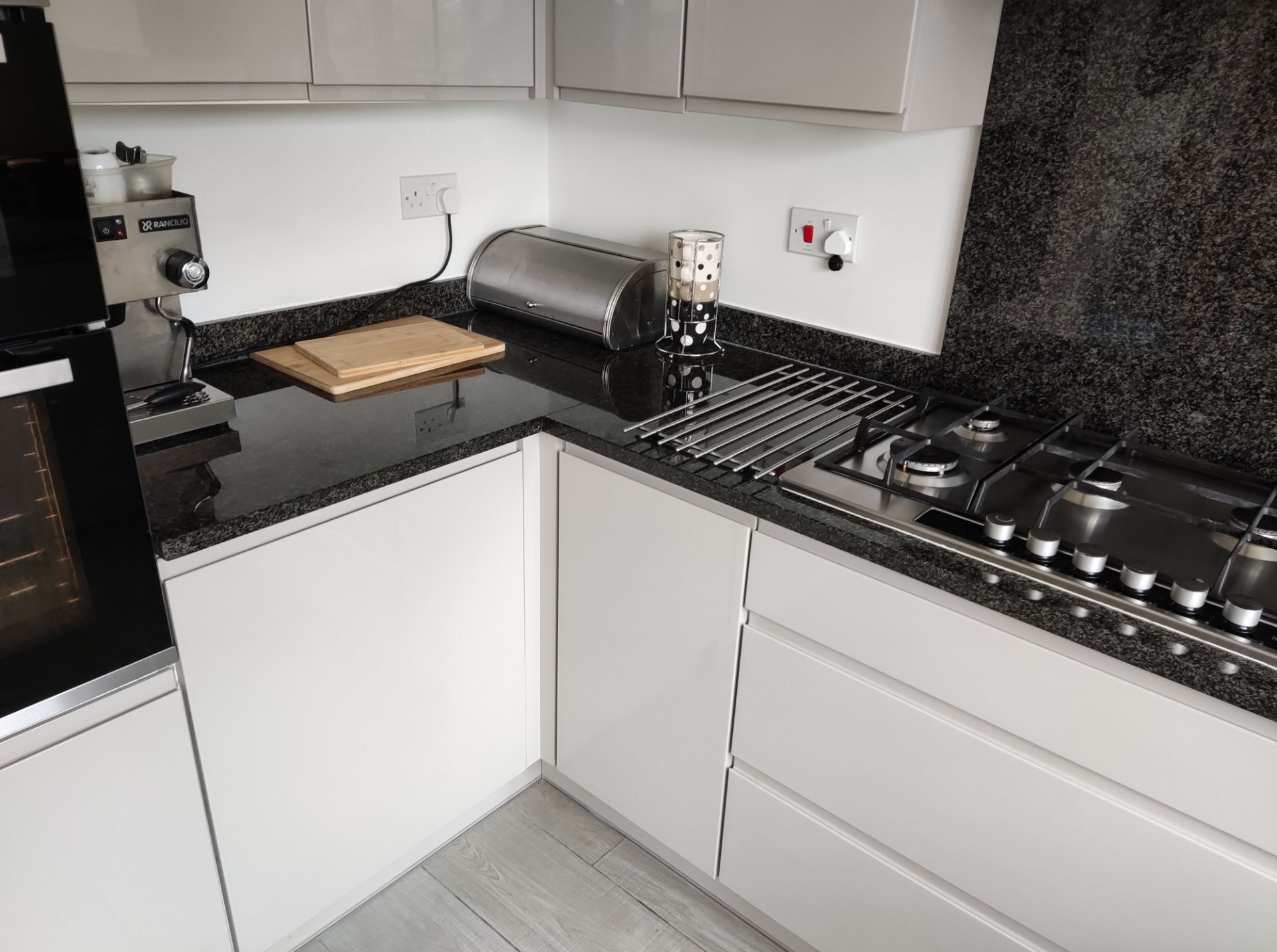 1 x Modern Handleless Kitchen Featuring Granite Worktops, A Double Oven, And Under-lighting - NO VAT - Image 6 of 56