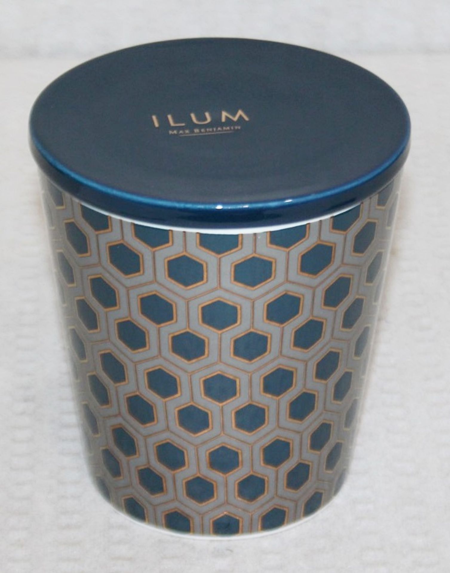 1 x MAX BENJAMIN 'Ilum Cologne Retro' Luxury Scented Candle (715g) - Boxed Stock - RRP £89.95 - Image 3 of 10