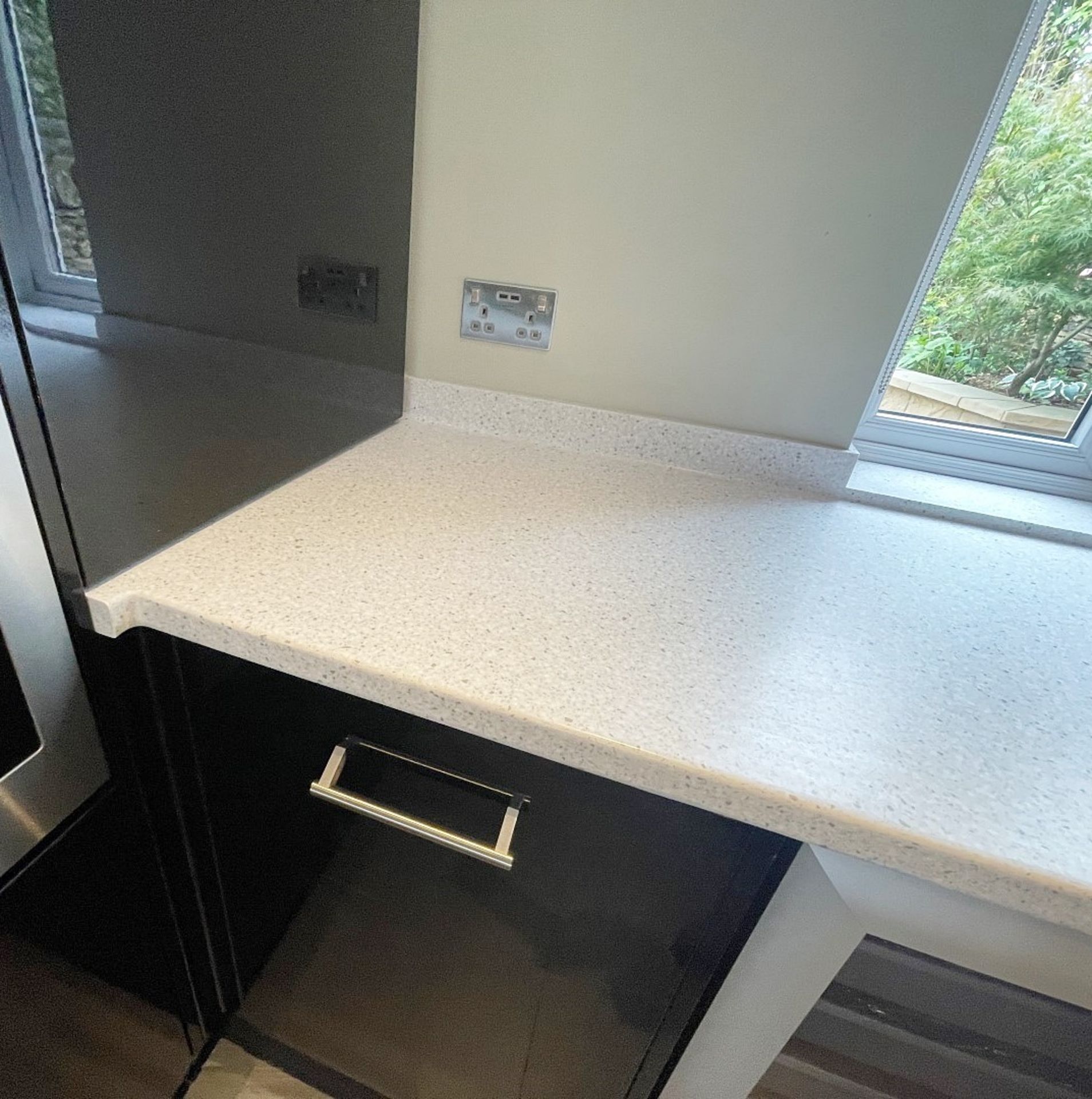 1 x MAGNET Modern Black Gloss Fitted Kitchen With Premium Branded Appliances + Corian Worktops - Image 26 of 62