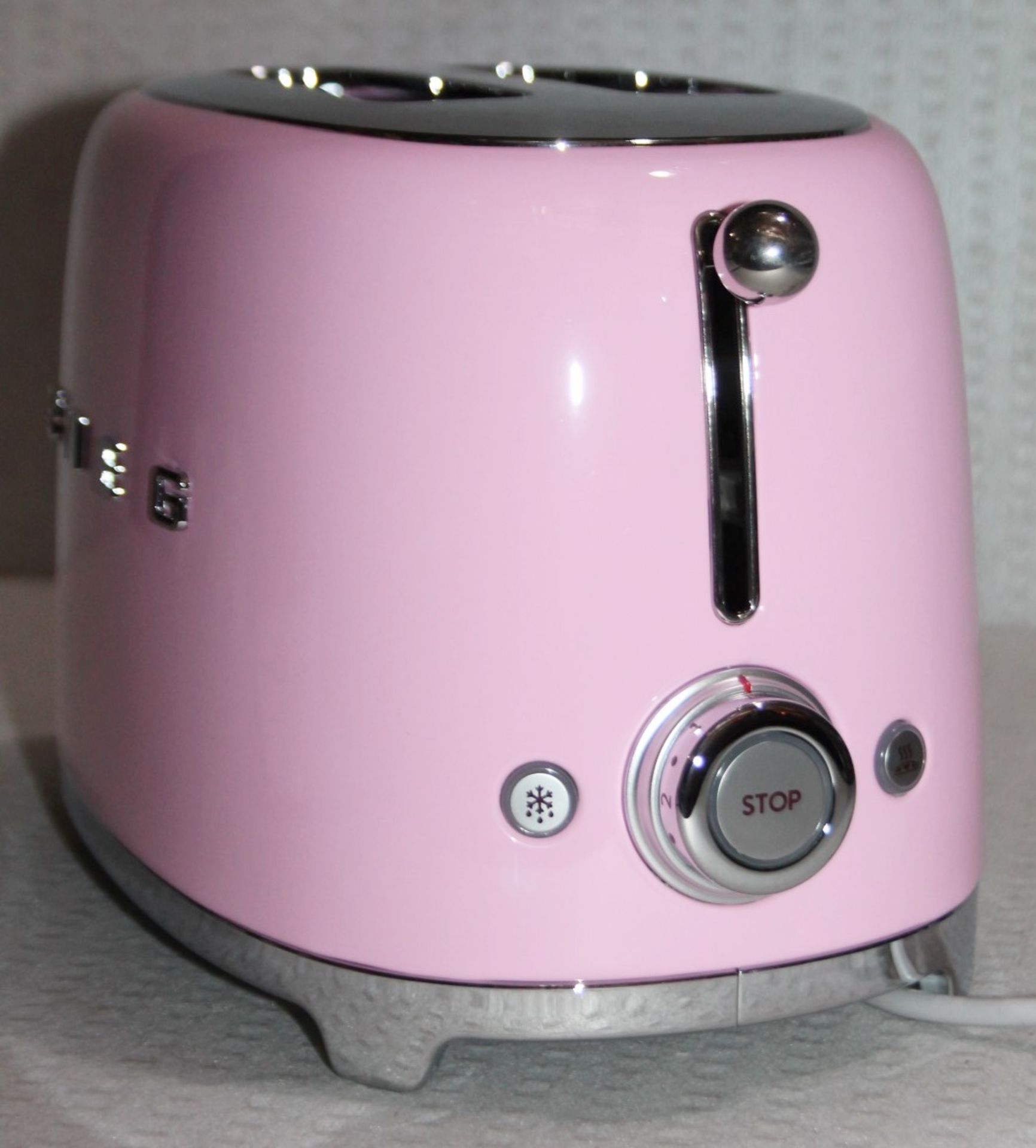 1 x SMEG Retro 2-Slice Stainless-Steel Toaster In Pink & Chrome - Original Price £149.00 - Ref: - Image 3 of 14