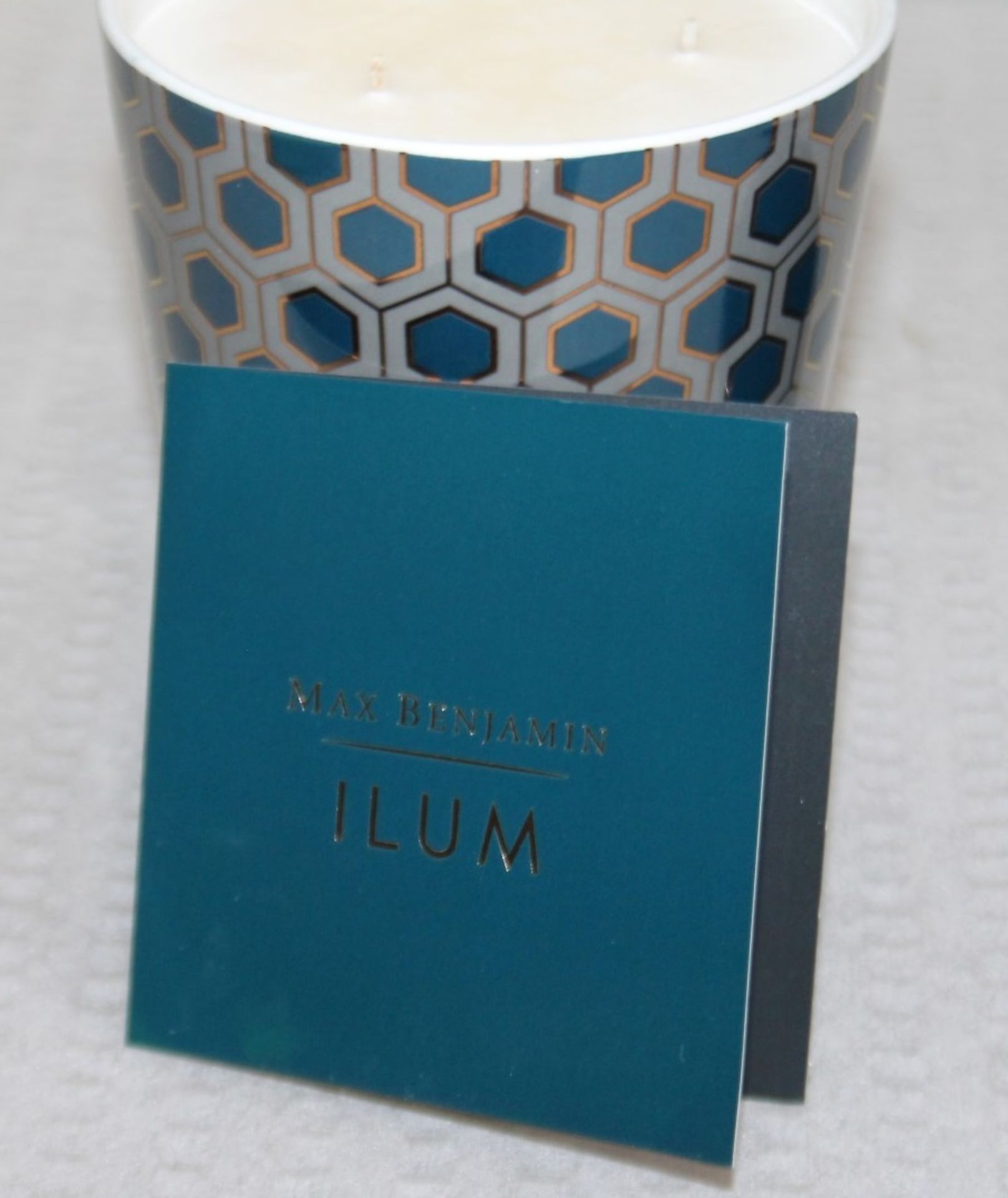 1 x MAX BENJAMIN 'Ilum Cologne Retro' Luxury Scented Candle (715g) - Boxed Stock - RRP £89.95 - Image 5 of 10