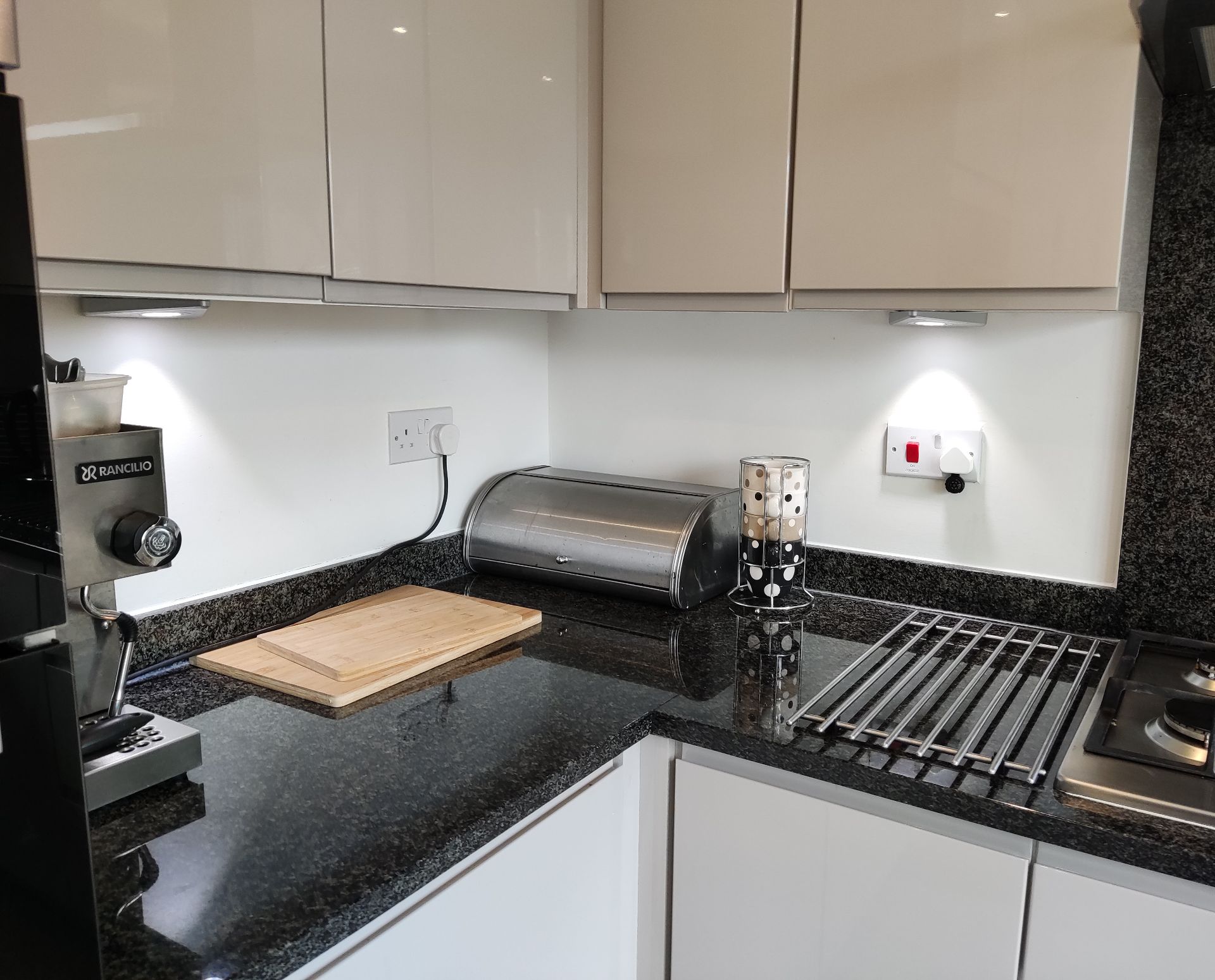 1 x Modern Handleless Kitchen Featuring Granite Worktops, A Double Oven, And Under-lighting - NO VAT - Image 37 of 56